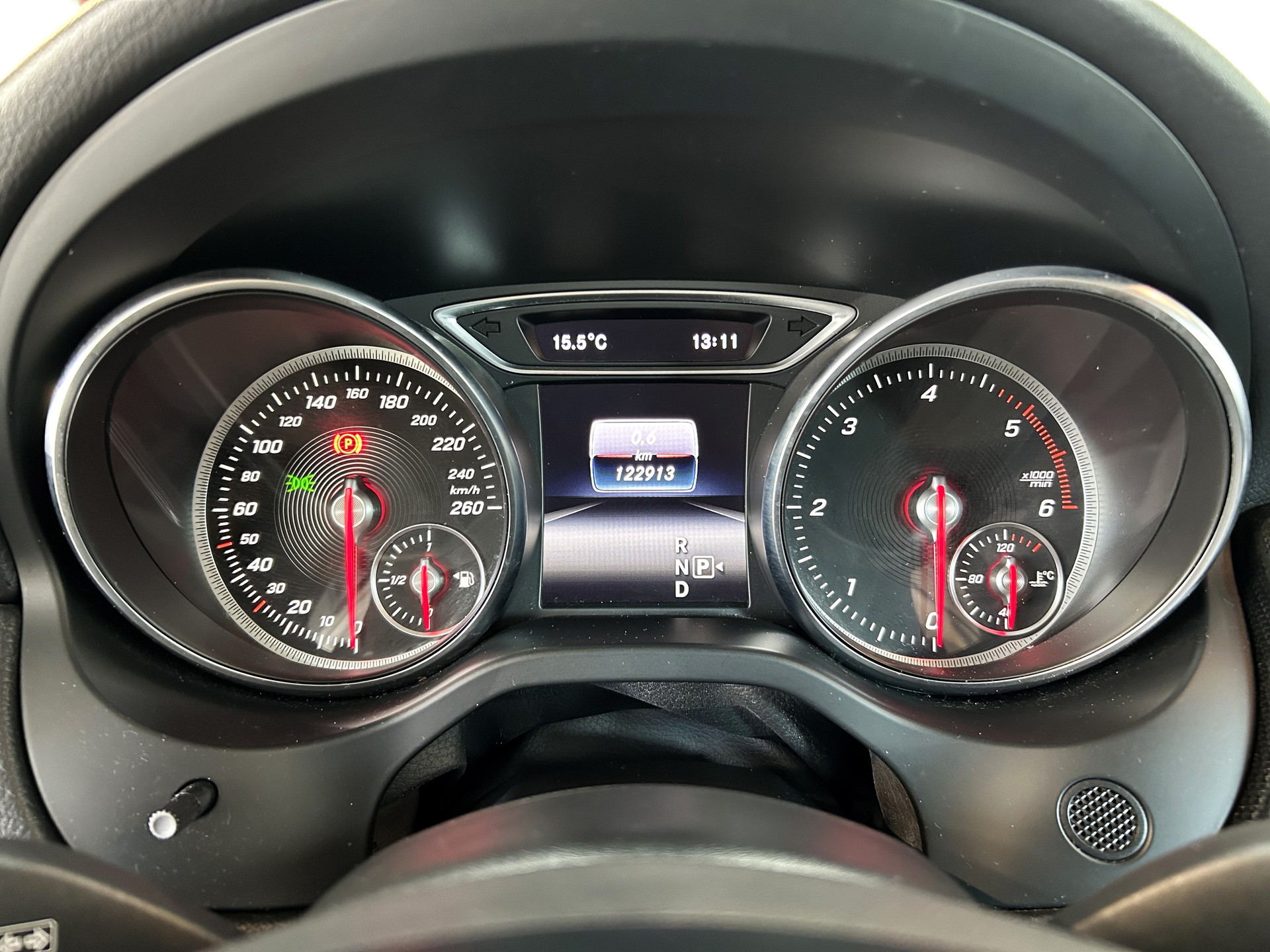 MERCEDES-BENZ CLA Shooting Brake 200 d Swiss Star Ed. 4M 7G-DCT-image-18
