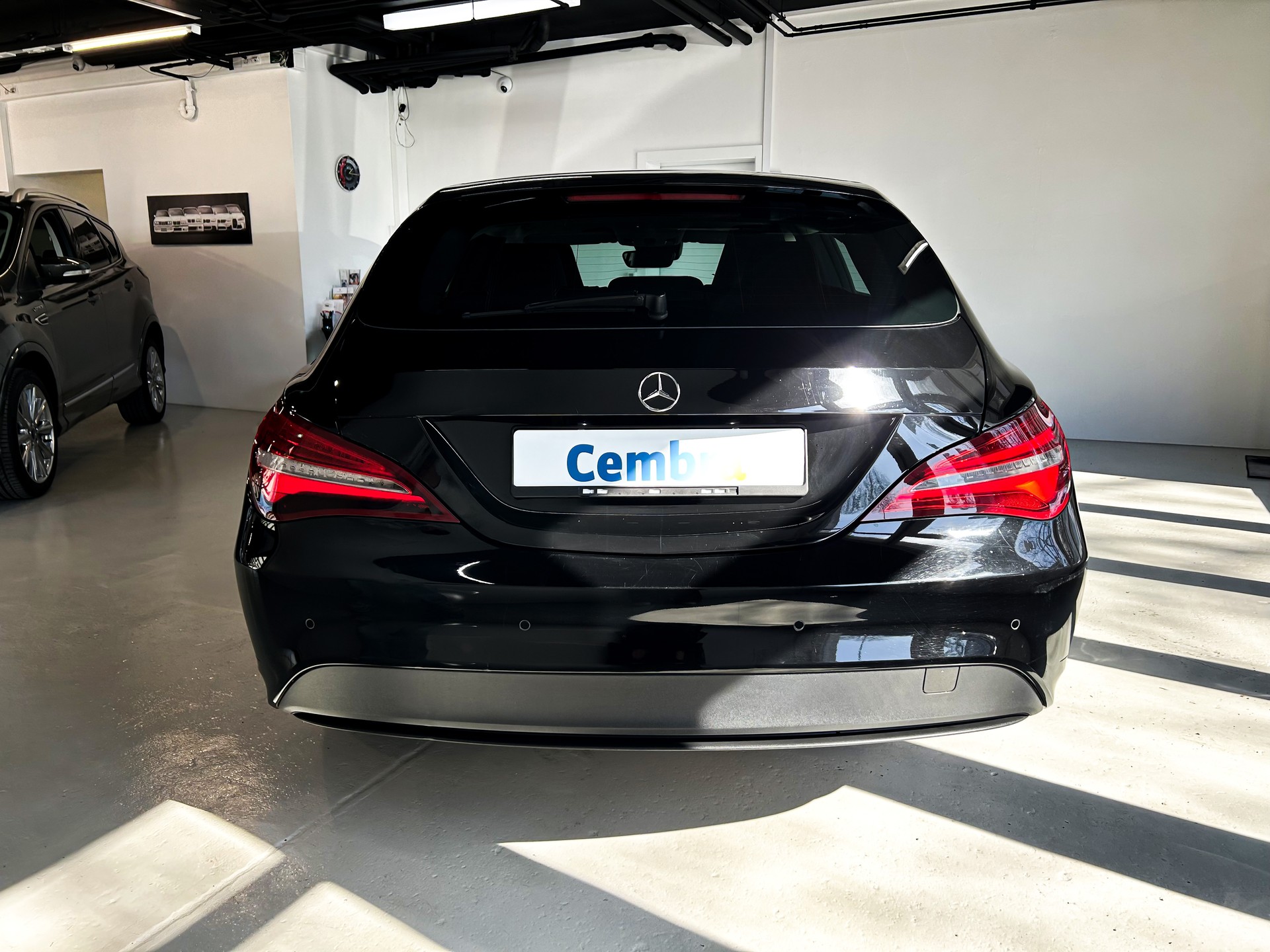 MERCEDES-BENZ CLA Shooting Brake 200 d Swiss Star Ed. 4M 7G-DCT-image-8