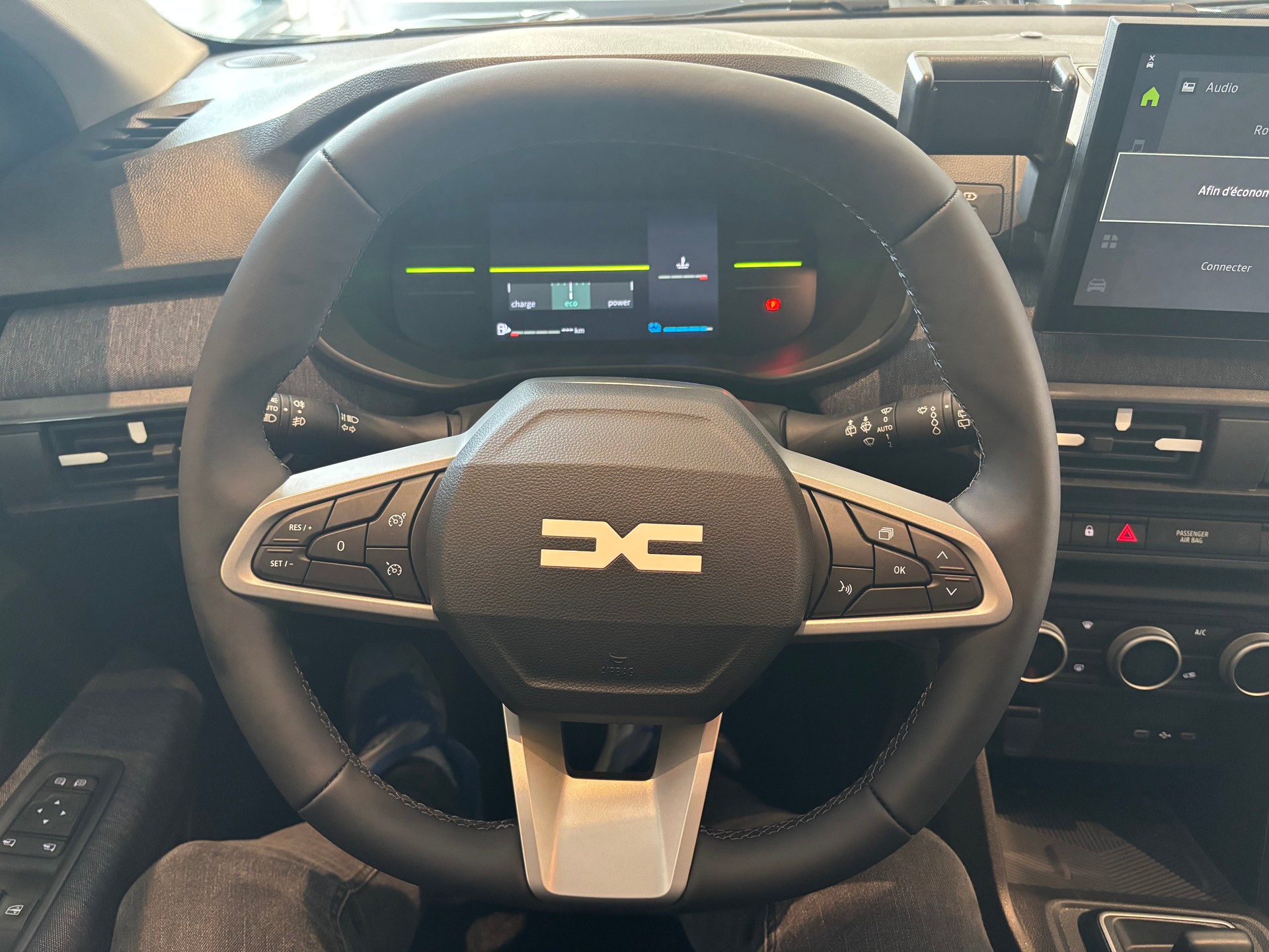 DACIA Jogger HEV 155 Journey-image-11