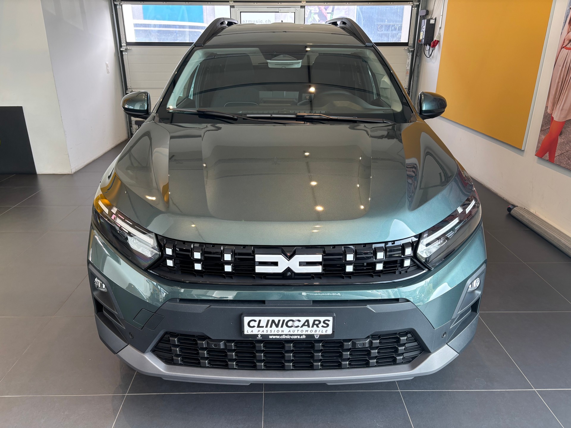 DACIA Jogger HEV 155 Journey-image-1