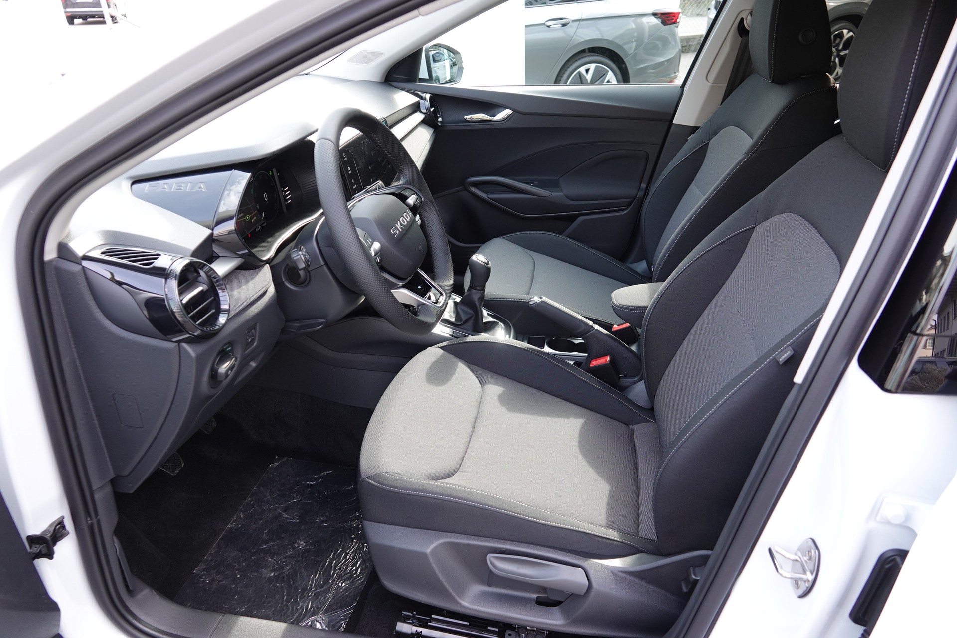 SKODA Fabia 1.0 TSI Selection-image-12
