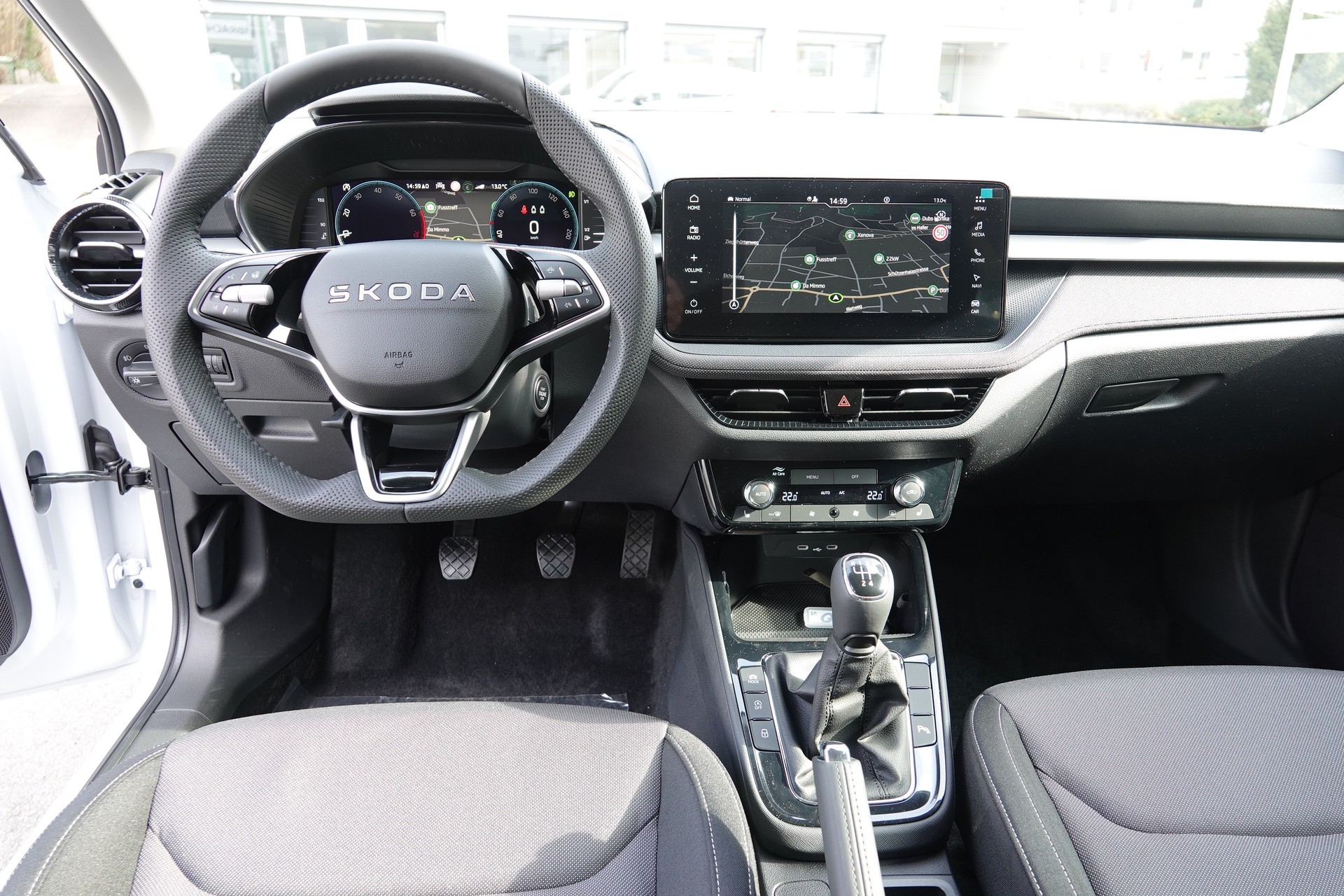 SKODA Fabia 1.0 TSI Selection-image-9