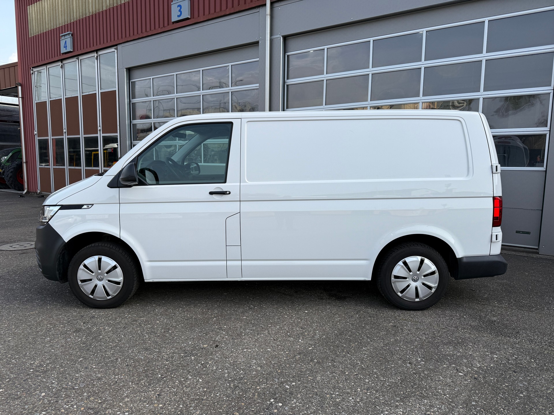 VW T6.1 2.0 TDI-image-2