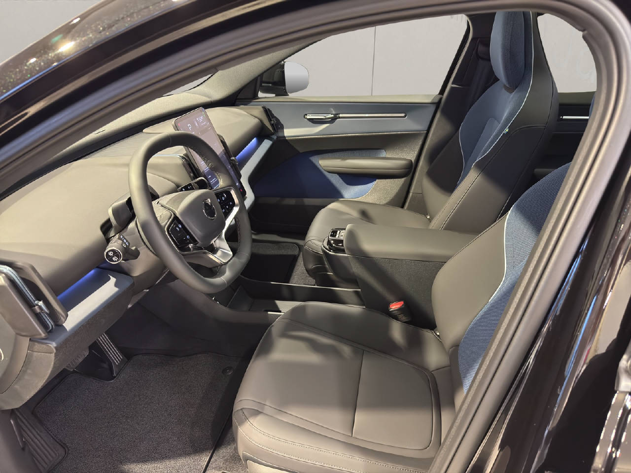 VOLVO EX 30 CC E60 Twin Performance AWD-image-4