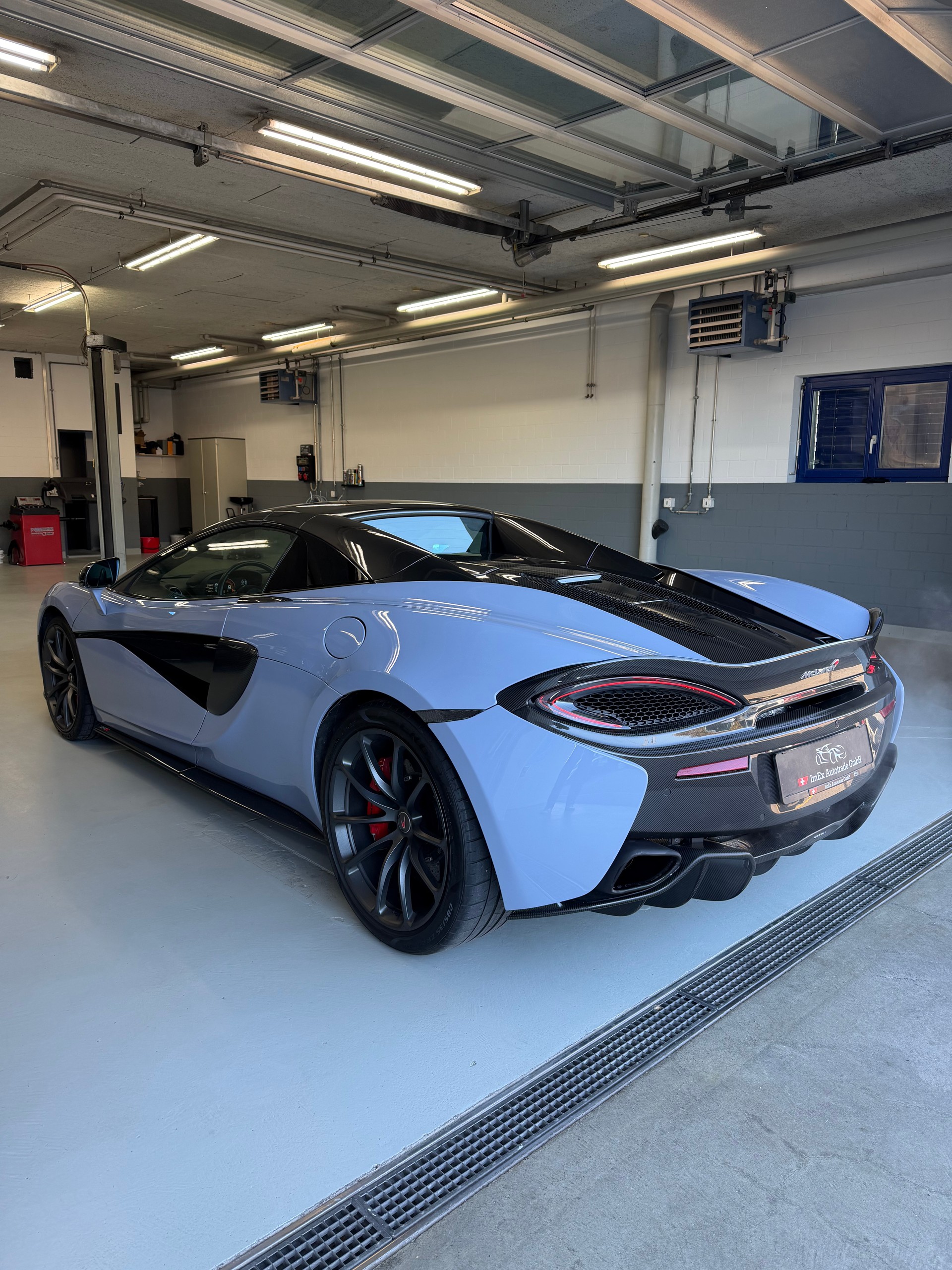 McLAREN 570S Spider 3.8 V8 SSG Full Carbon-image-8