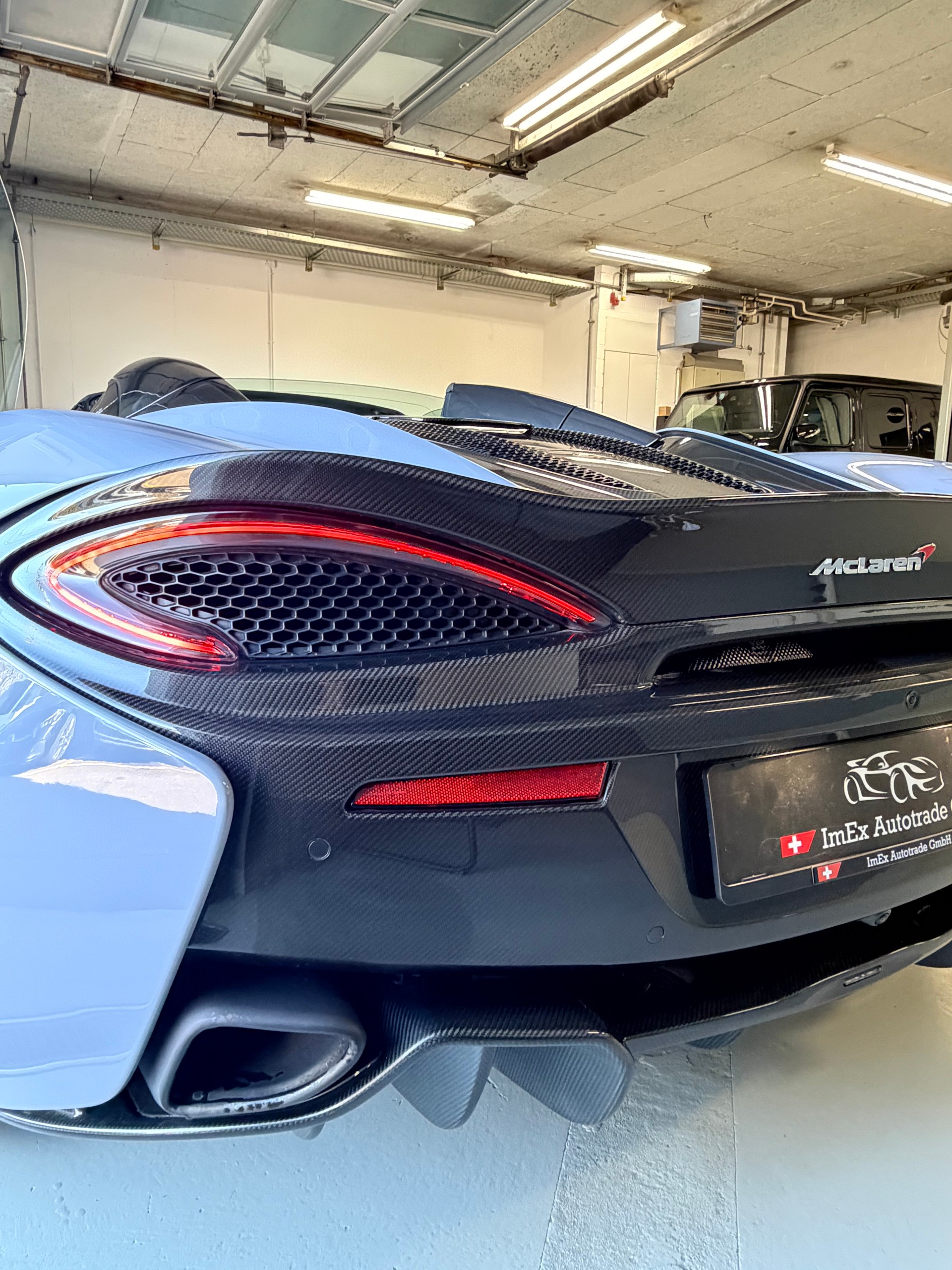 McLAREN 570S Spider 3.8 V8 SSG Full Carbon-image-10