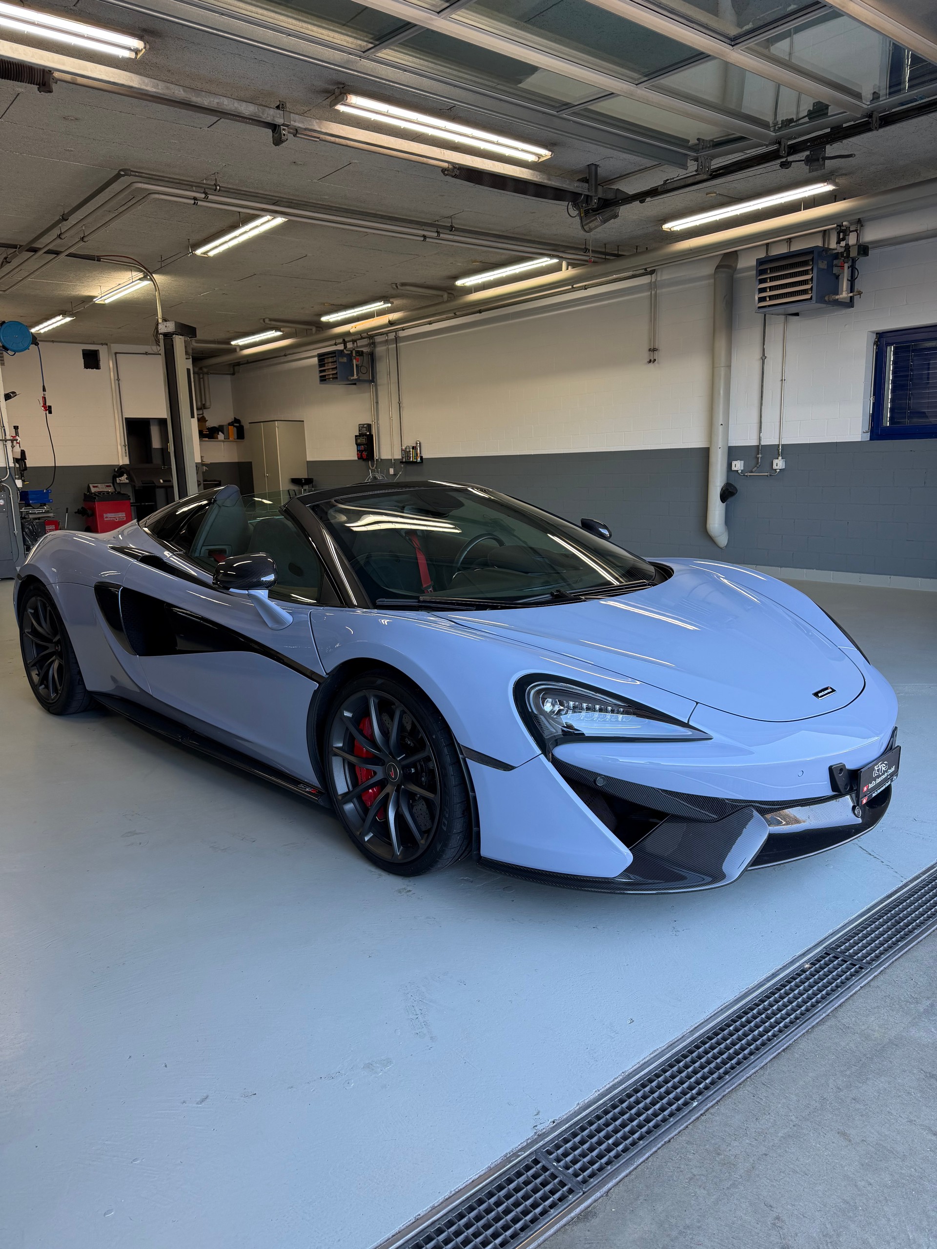 McLAREN 570S Spider 3.8 V8 SSG Full Carbon-image-5