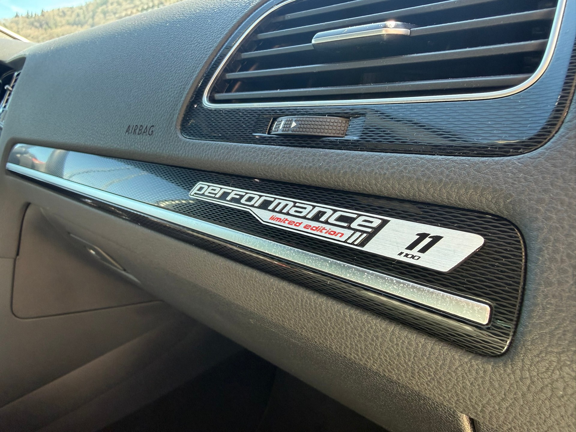 VW Golf 2.0 TSI GTI Performance Limited Edition 11 von 100-image-9