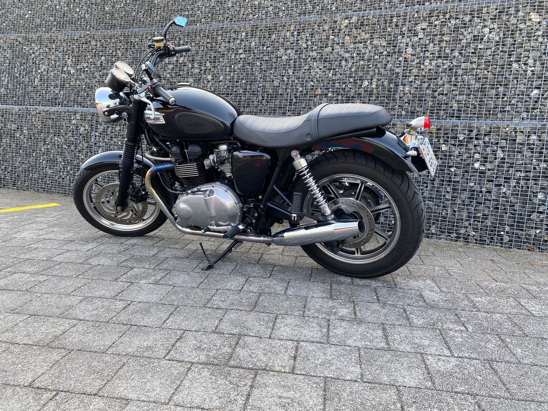 TRIUMPH Bonneville SE 900 i-image-5