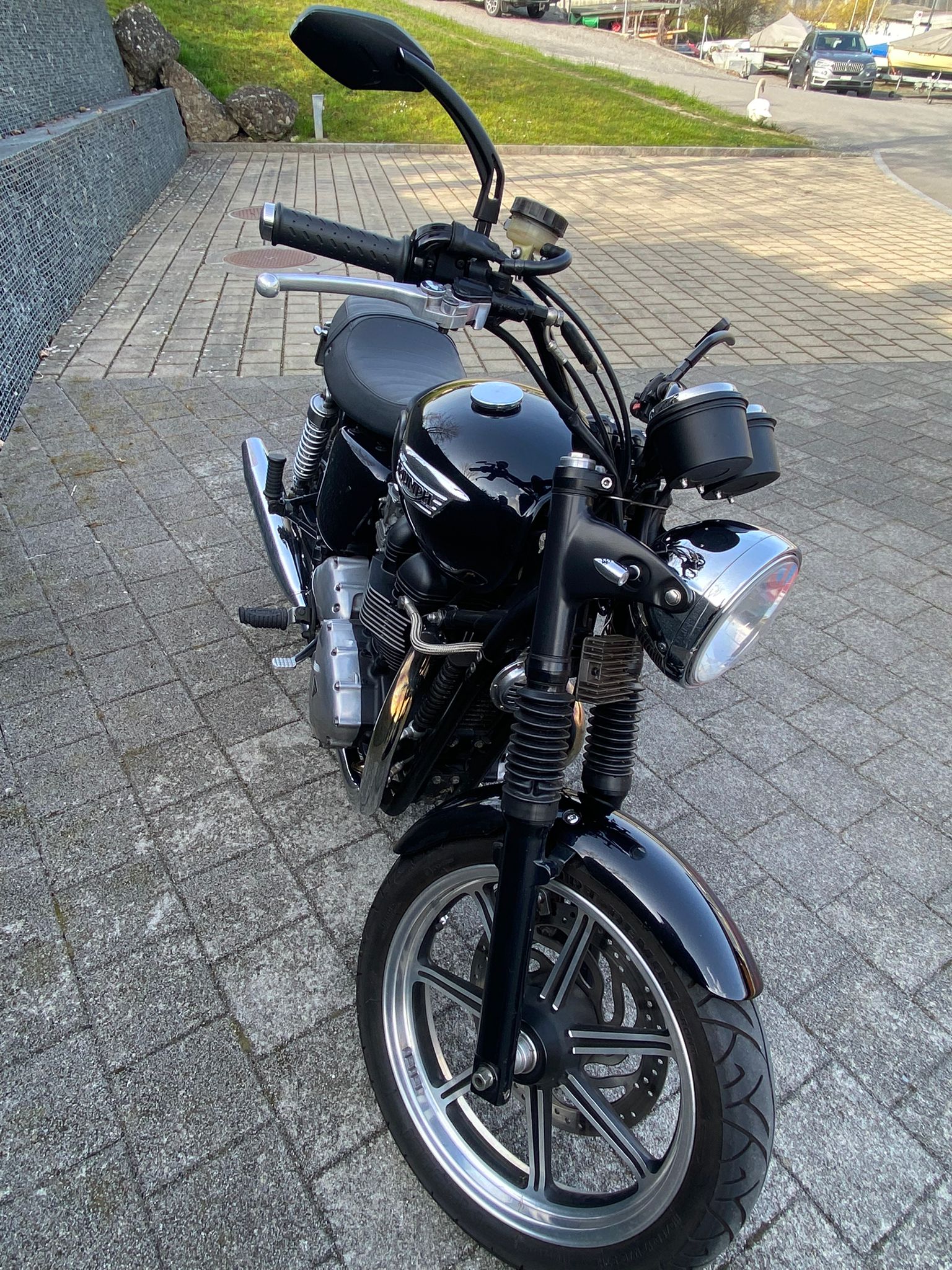 TRIUMPH Bonneville SE 900 i-image-2