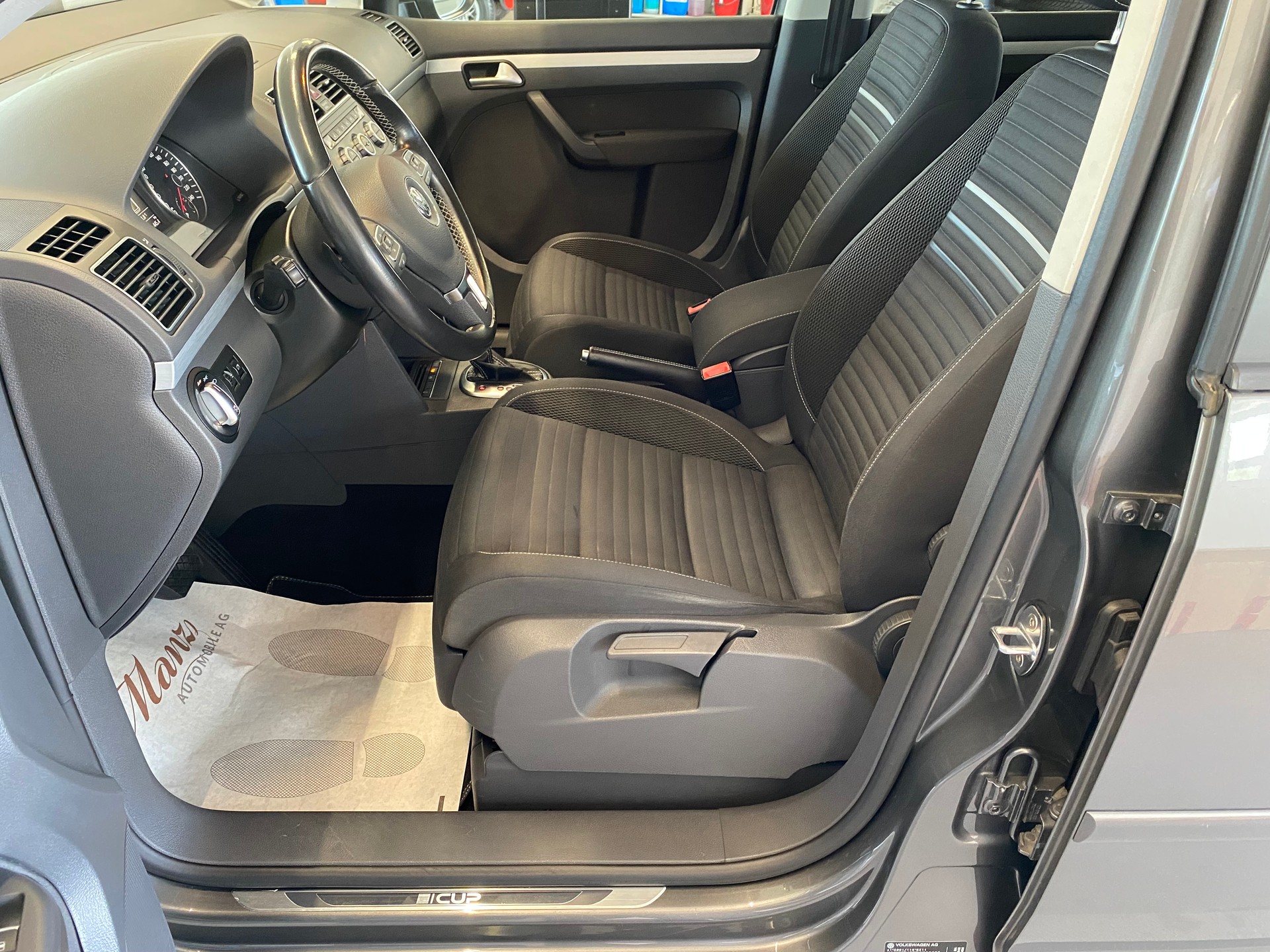 VW Touran 1.4 TSI 140PS Cup DSG-image-5