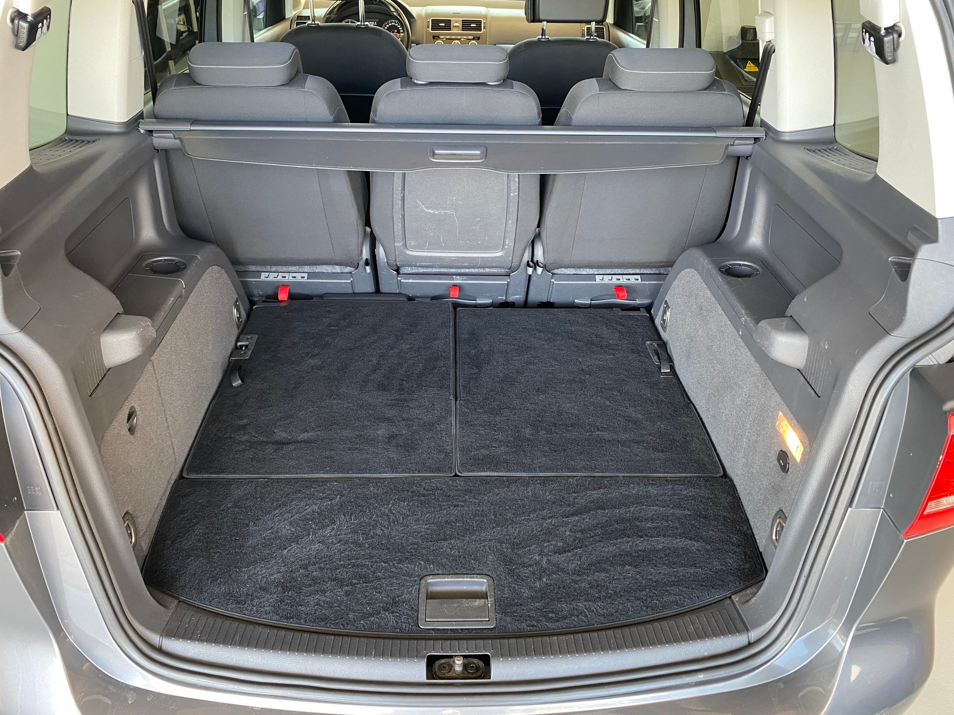 VW Touran 1.4 TSI 140PS Cup DSG-image-8
