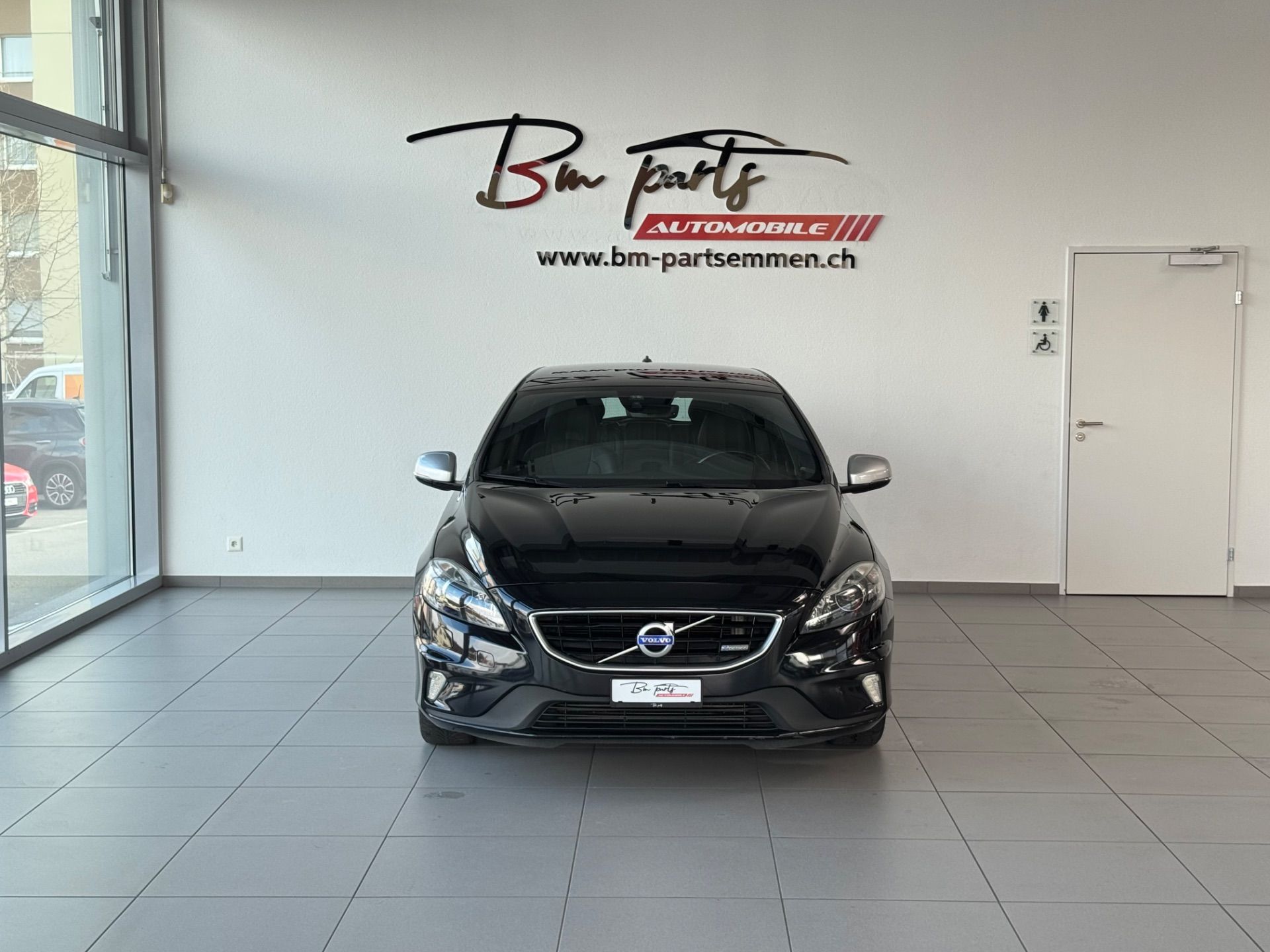 VOLVO V40 D4 Summum R-Design Geartronic-image-6