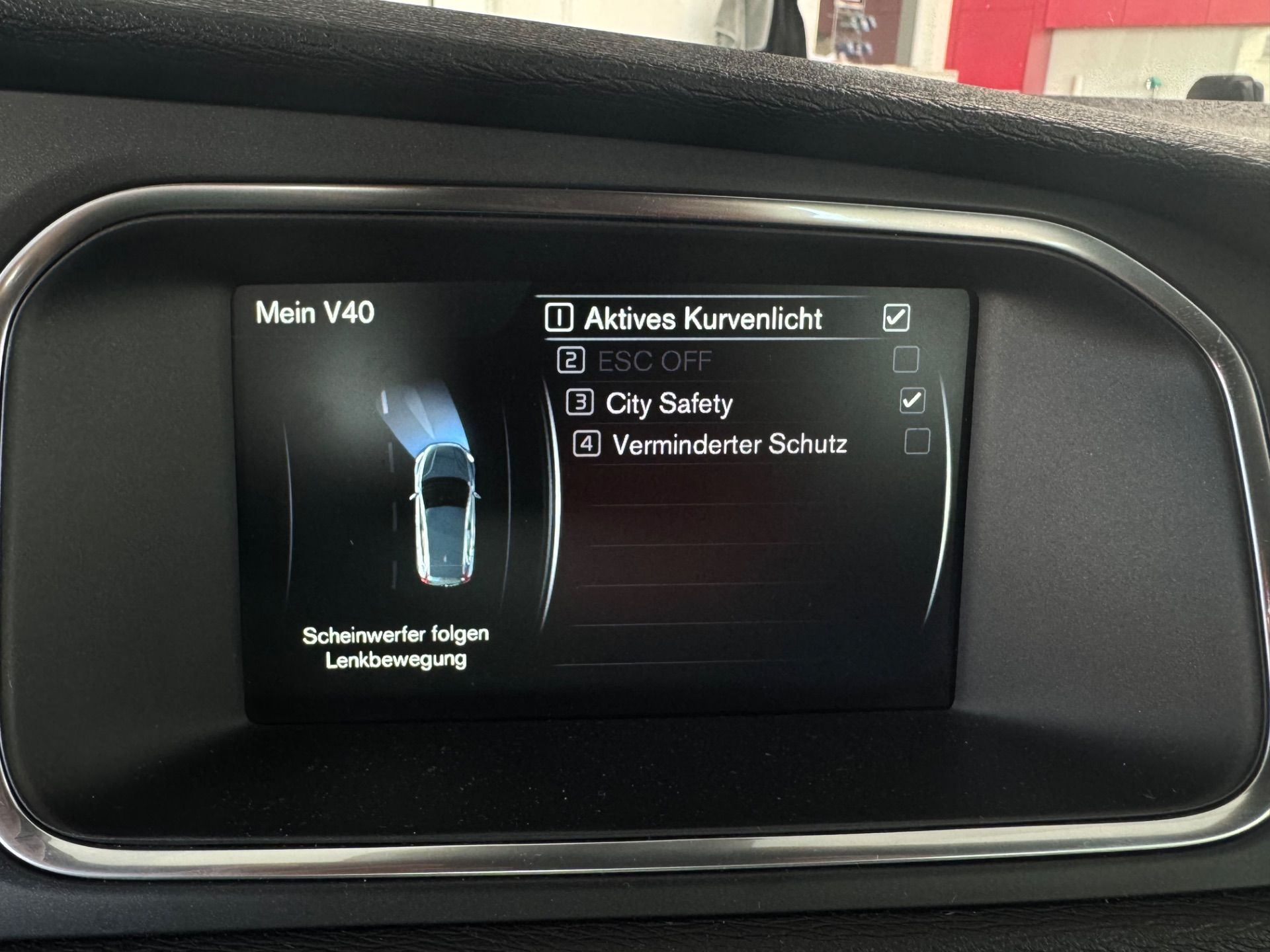 VOLVO V40 D4 Summum R-Design Geartronic-image-13