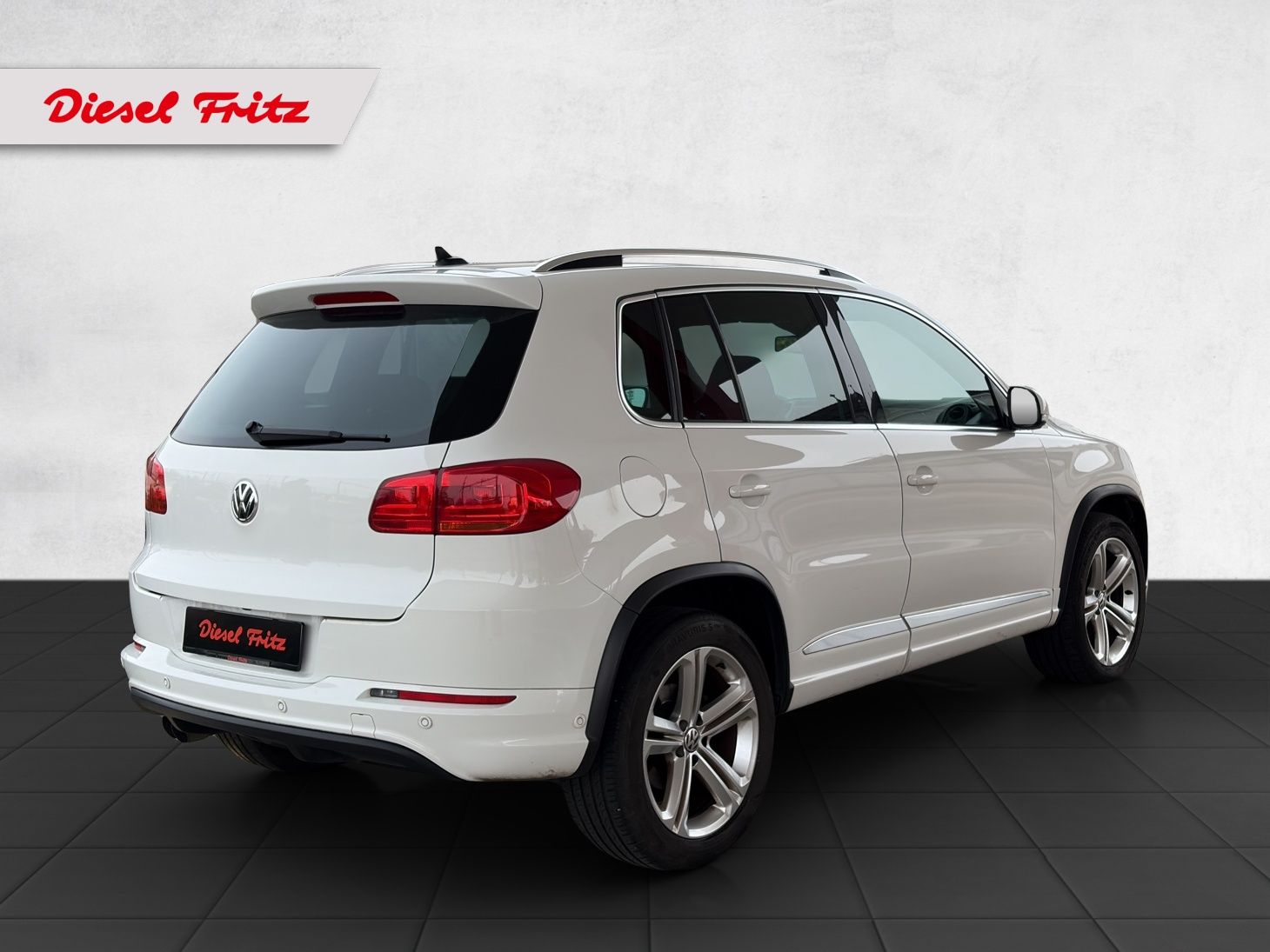 VW Tiguan 2.0 TDI BlueMotion Sport&Style 4Motion DSG-image-4