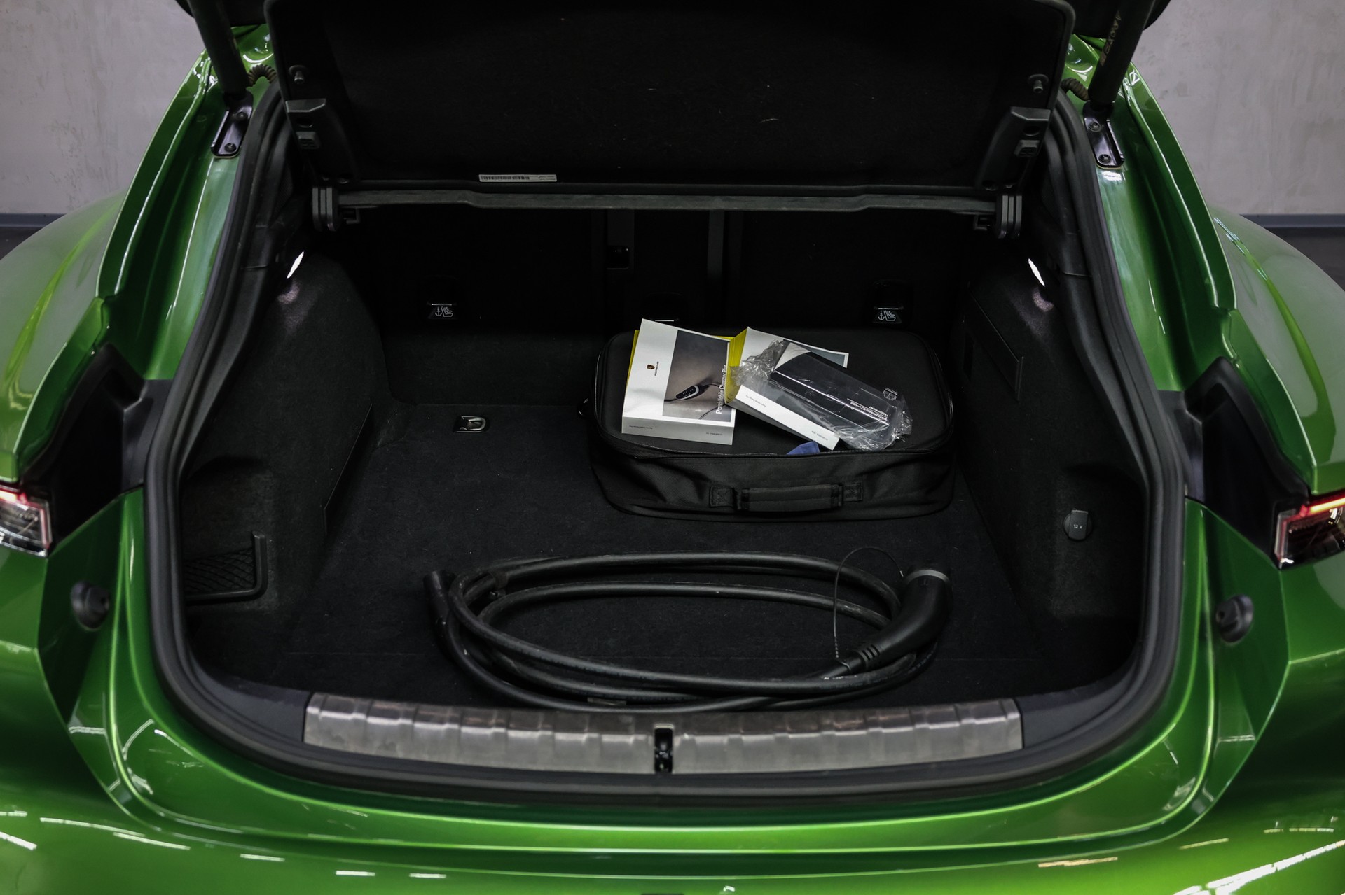PORSCHE Taycan Turbo Cross Turismo-image-34