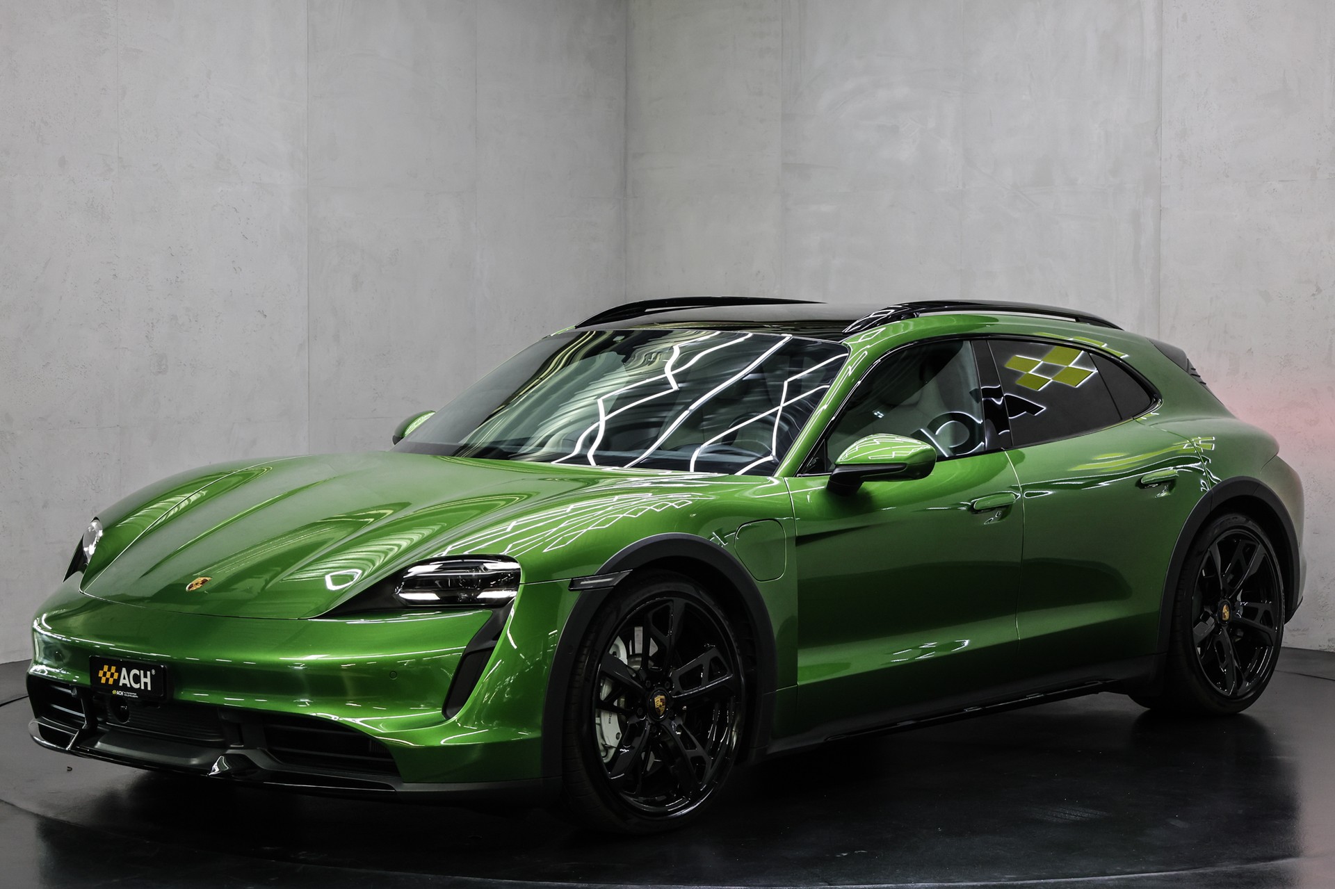 PORSCHE Taycan Turbo Cross Turismo-showroom-element-2