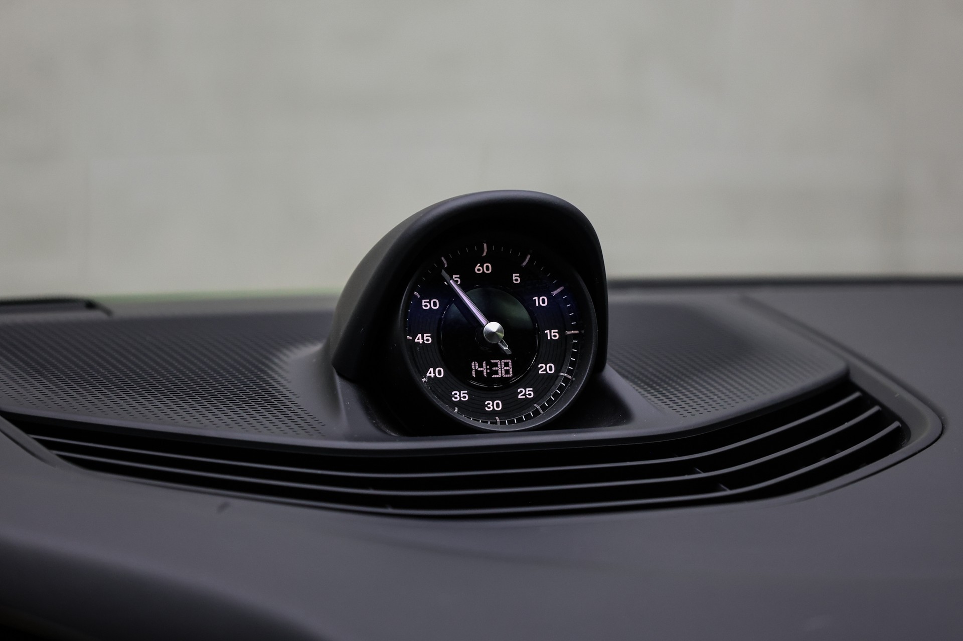 PORSCHE Taycan Turbo Cross Turismo-image-24