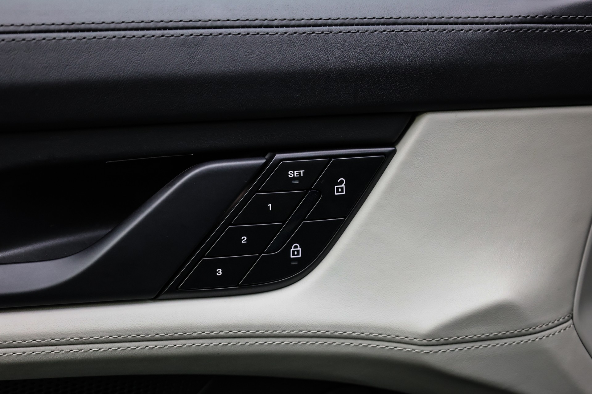 PORSCHE Taycan Turbo Cross Turismo-image-22