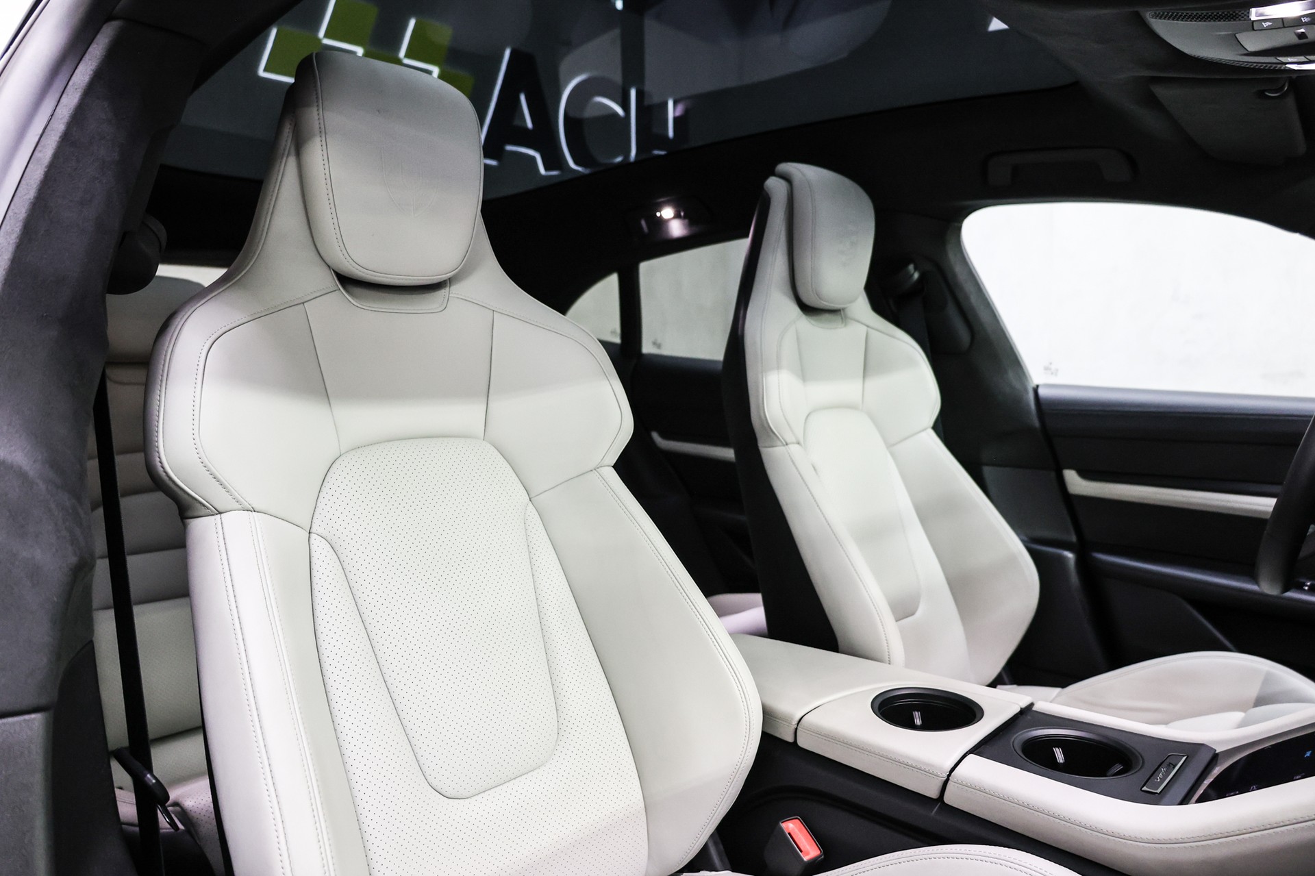 PORSCHE Taycan Turbo Cross Turismo-image-16