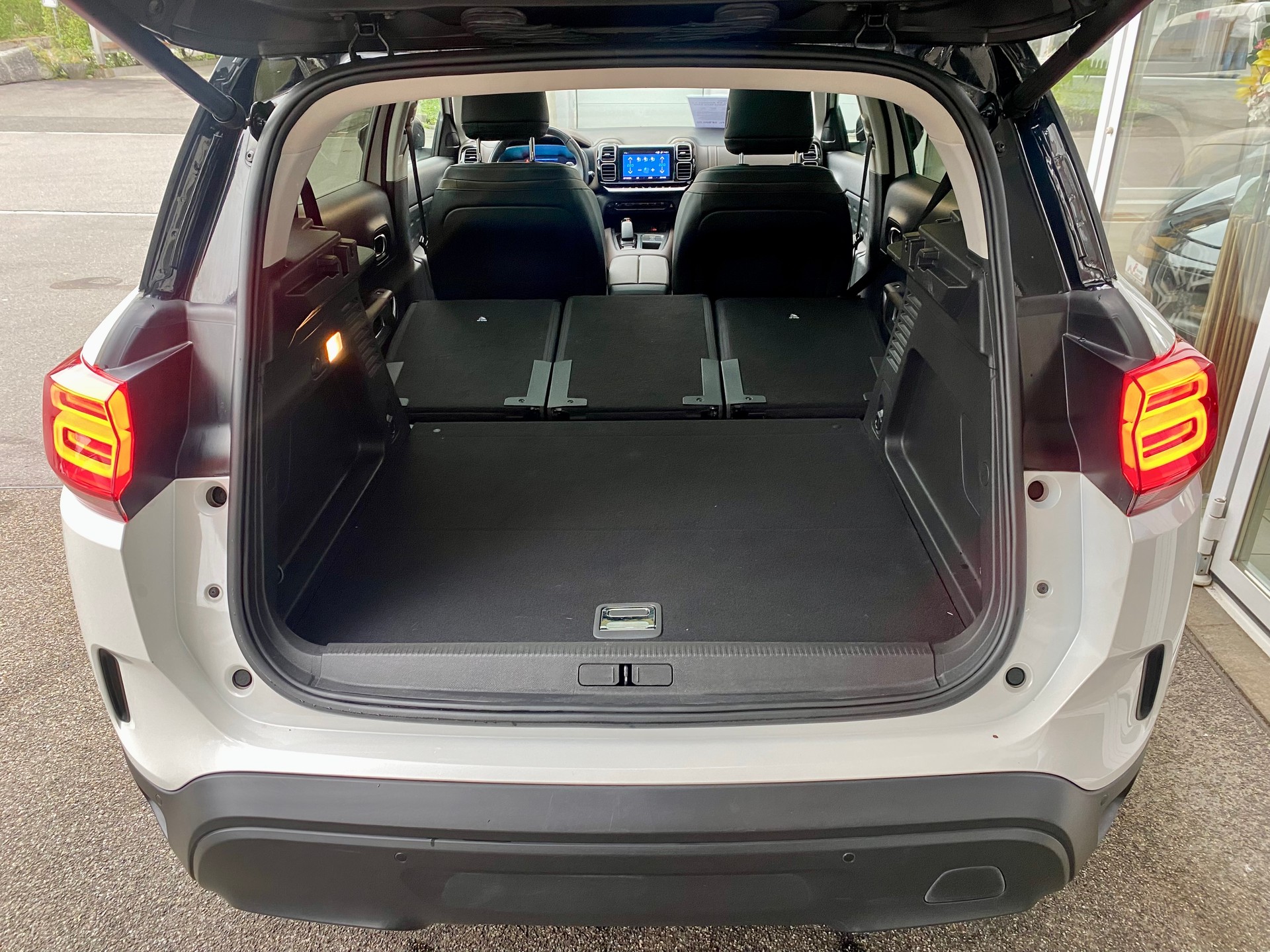 CITROEN C5 Aircross 1.6 PHEV Shine-image-12