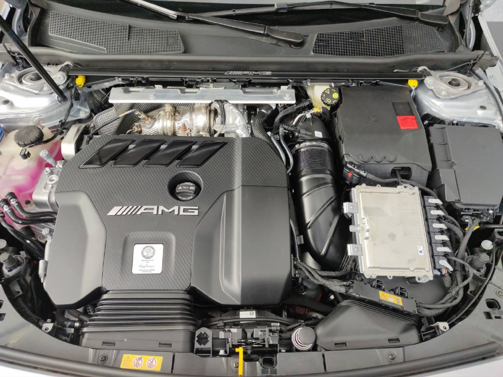 MERCEDES-BENZ A 45 S AMG 4matic+-image-8