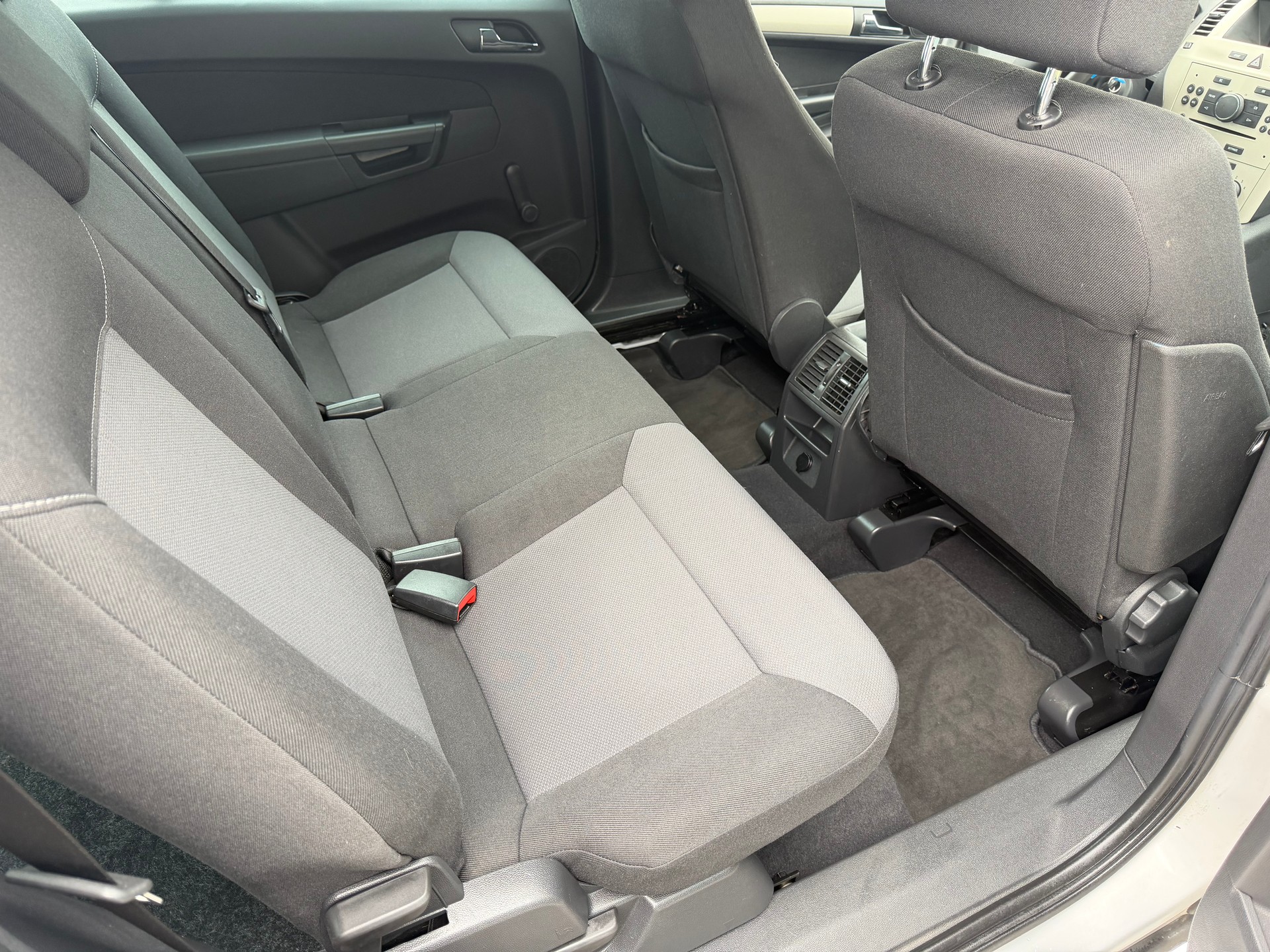OPEL Zafira 2.2i 16V Enjoy Automatic-image-11