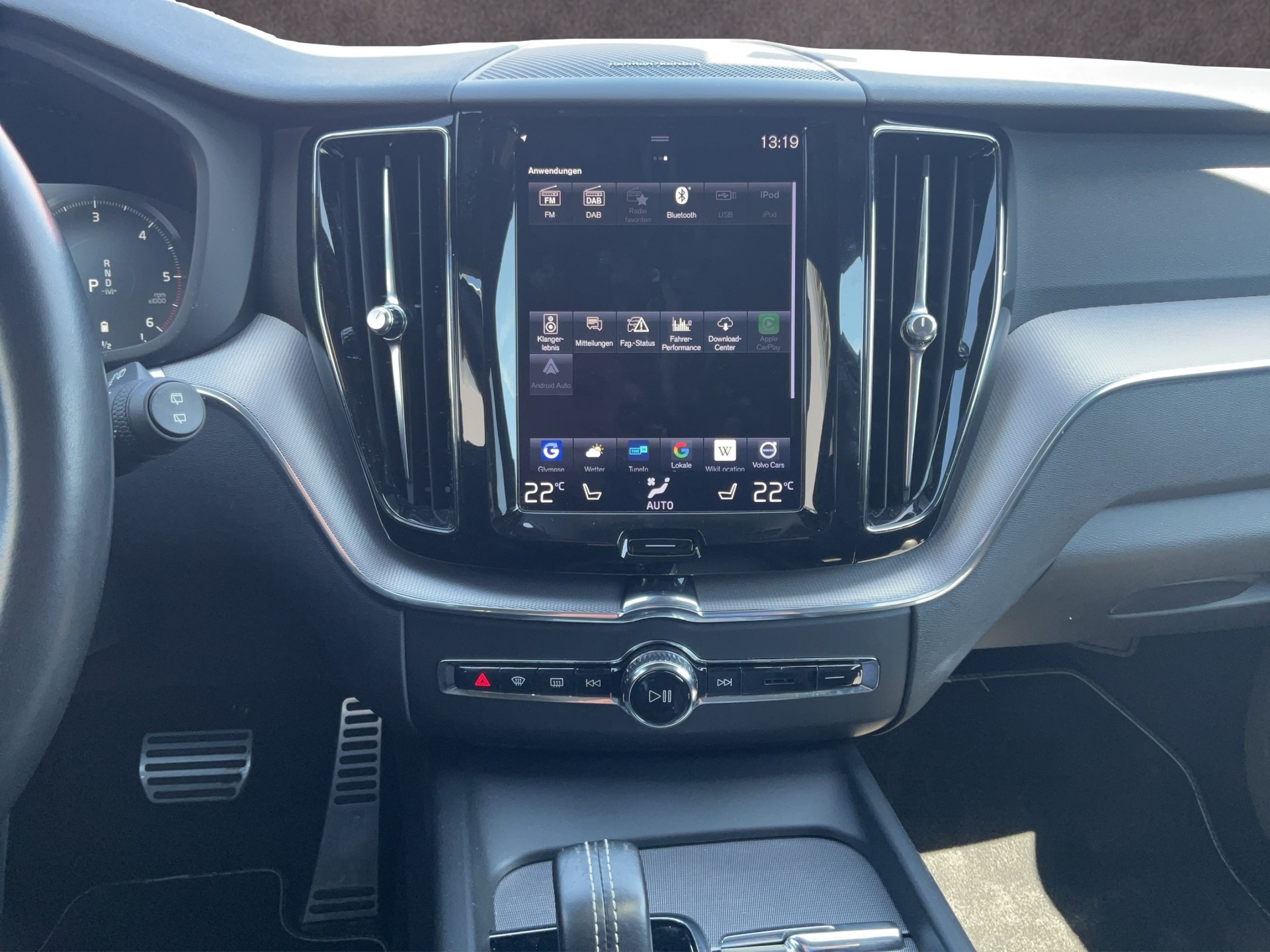 VOLVO XC60 2.0 B4 MH R-Design AWD-image-13