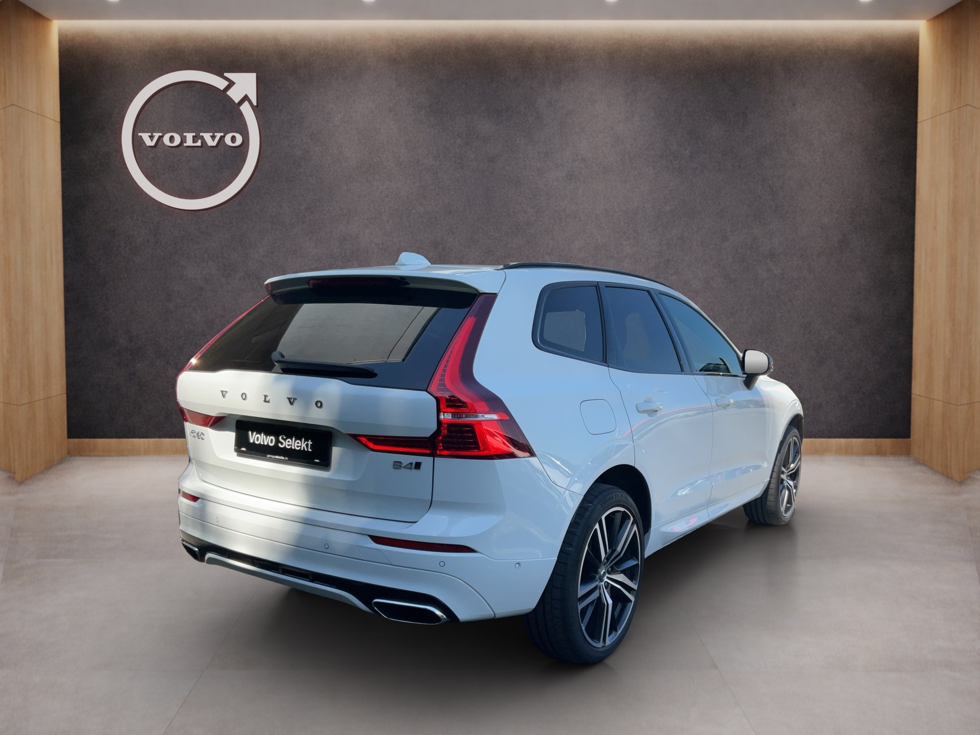 VOLVO XC60 2.0 B4 MH R-Design AWD-image-4