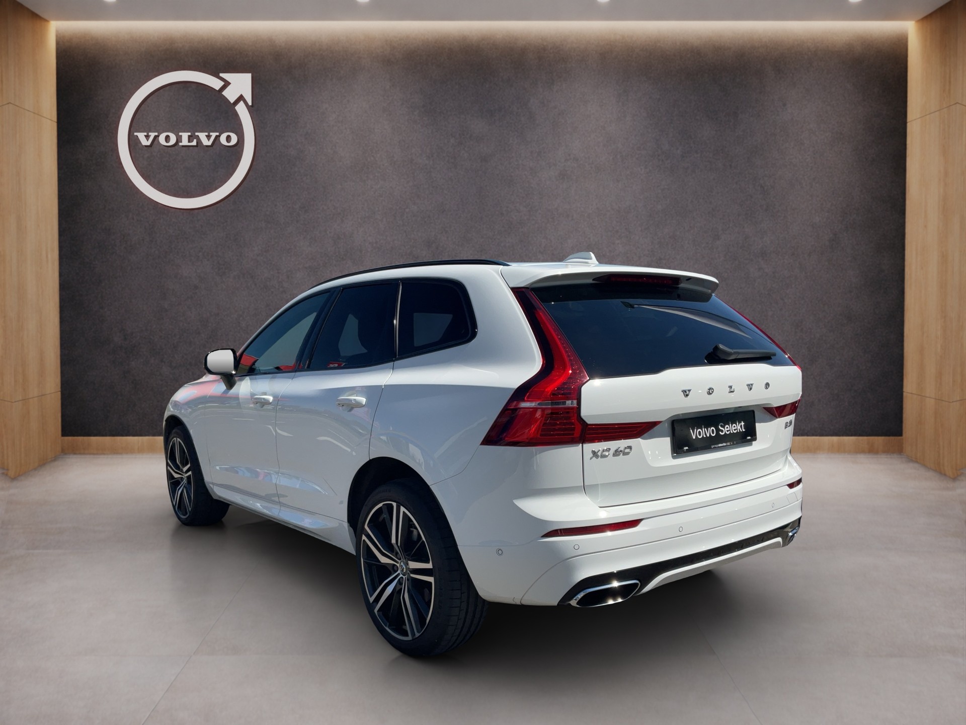 VOLVO XC60 2.0 B4 MH R-Design AWD-image-2