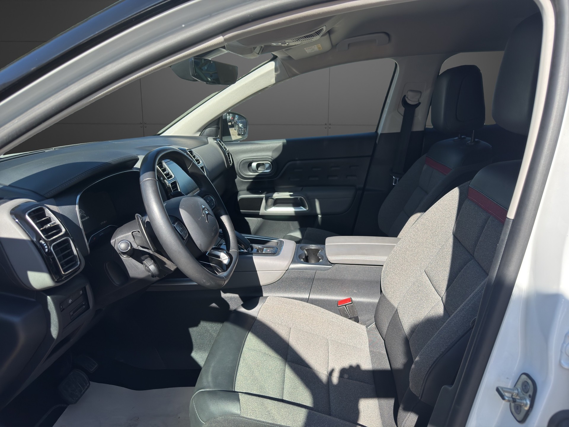 CITROEN C5 Aircross 1.6 PHEV Swiss Edition-image-8
