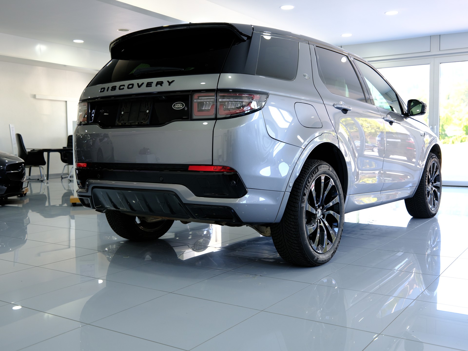 LAND ROVER Discovery Sport P300e 1.5 PHEV SE AT8-showroom-element-3