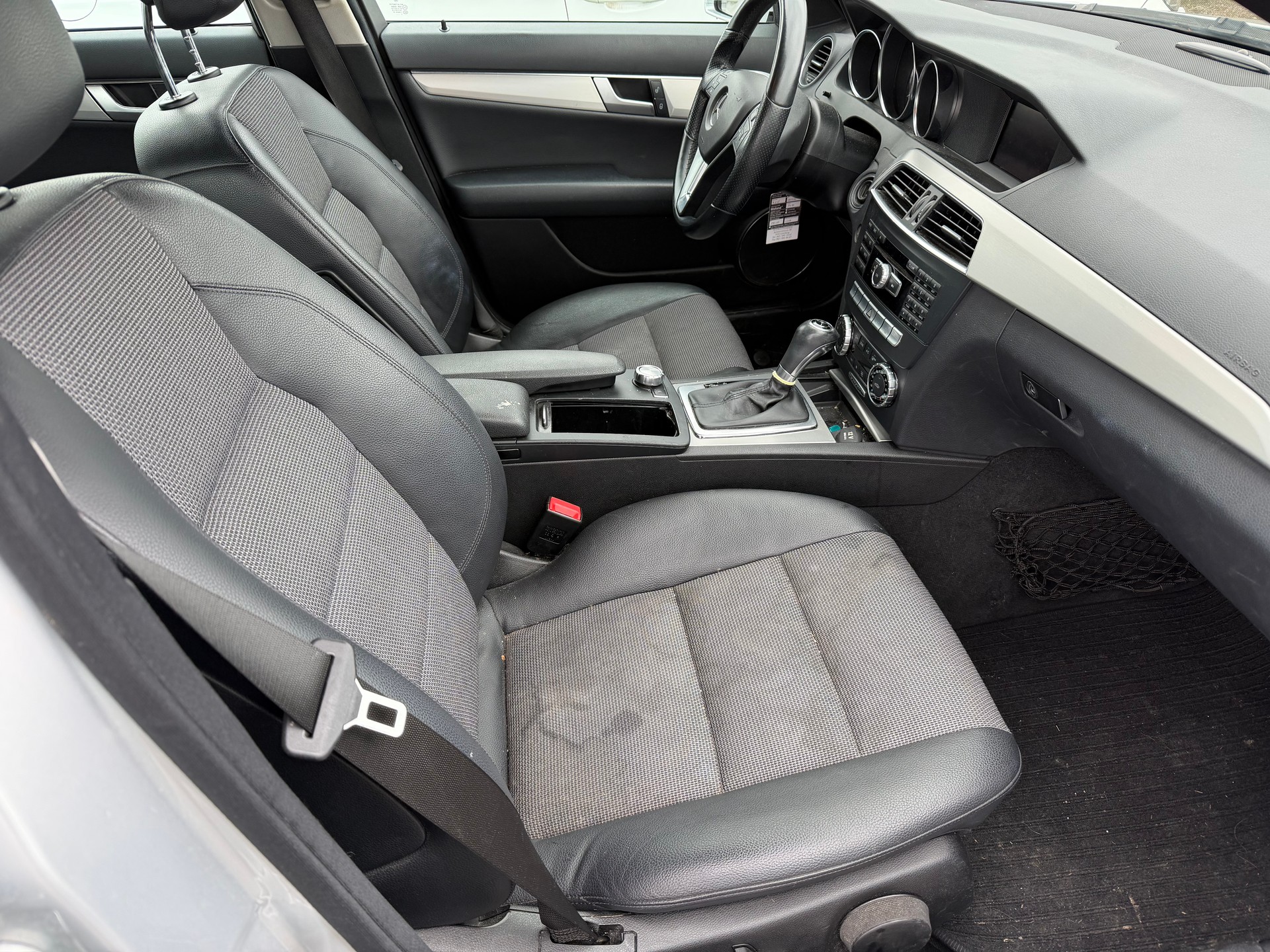 MERCEDES-BENZ C 250 Avantgarde 7G-Tronic-image-6