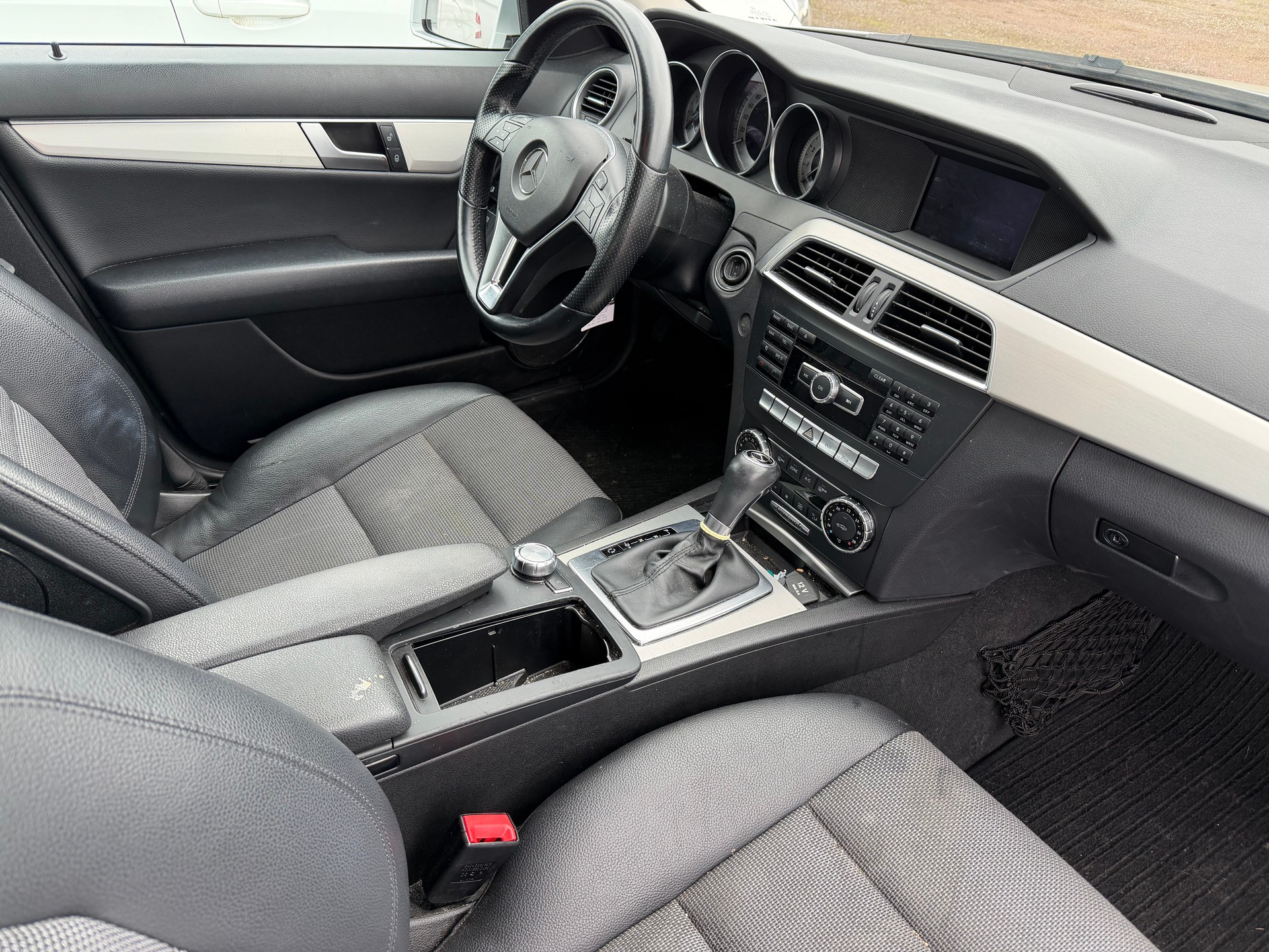 MERCEDES-BENZ C 250 Avantgarde 7G-Tronic-image-7