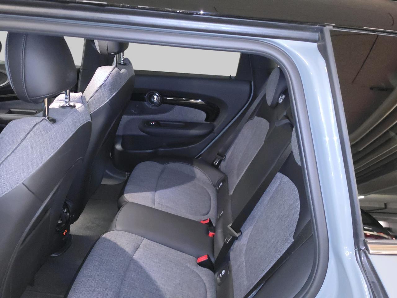 MINI Clubman 1.5i Cooper-image-14