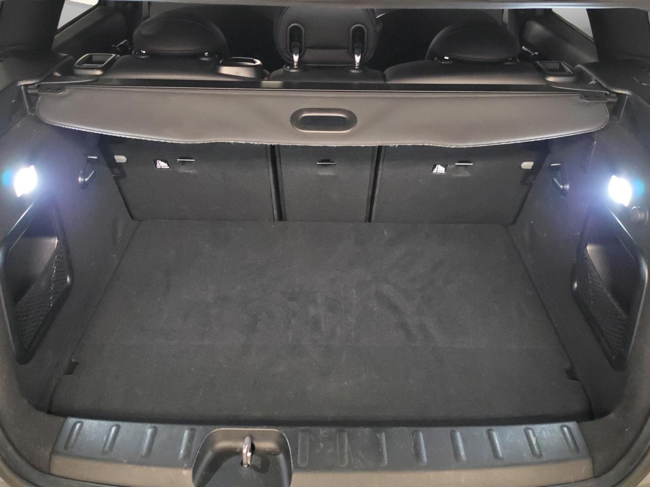 MINI Clubman 1.5i Cooper-image-8
