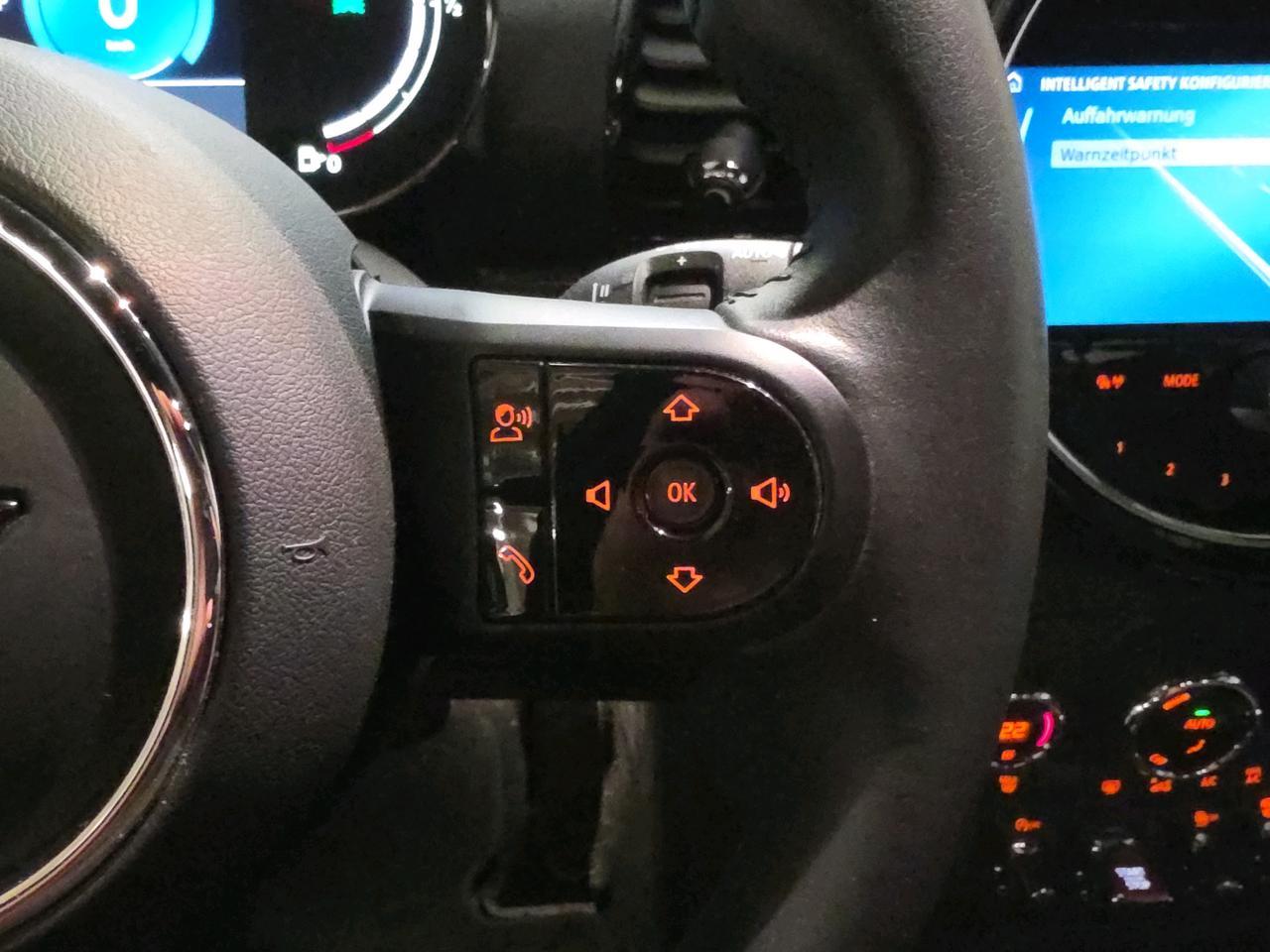 MINI Clubman 1.5i Cooper-image-18