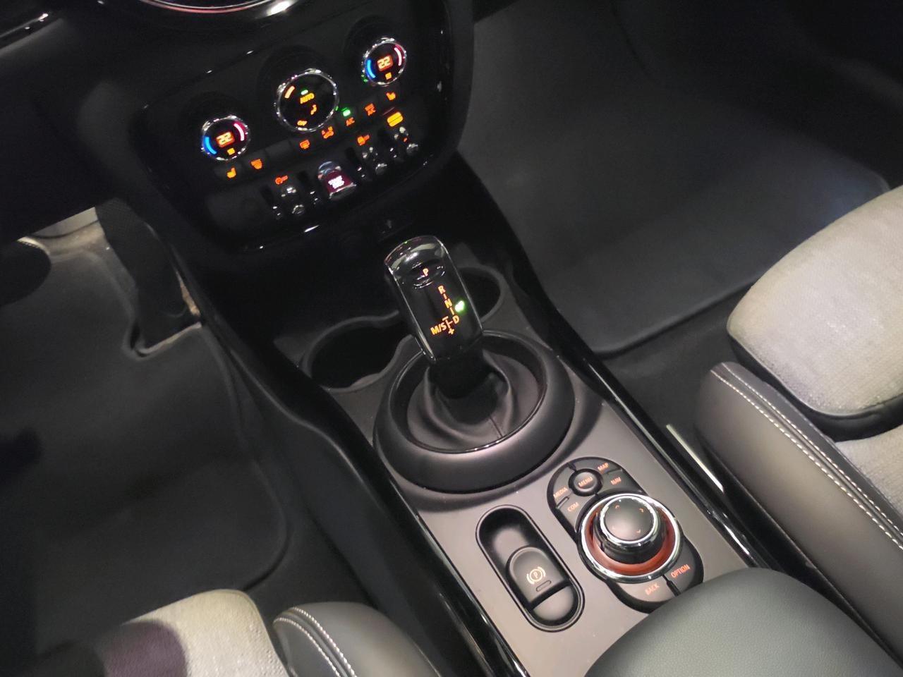 MINI Clubman 1.5i Cooper-image-19