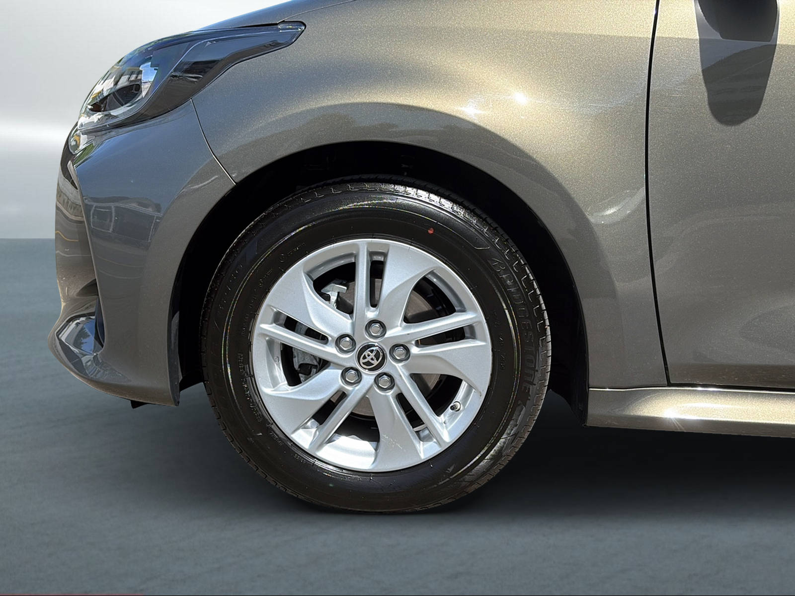 TOYOTA Yaris 1.5 Trend-image-2