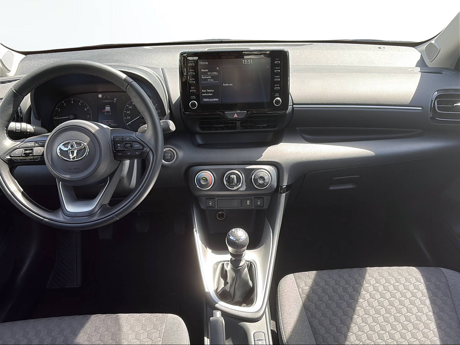 TOYOTA Yaris 1.5 Trend-image-7