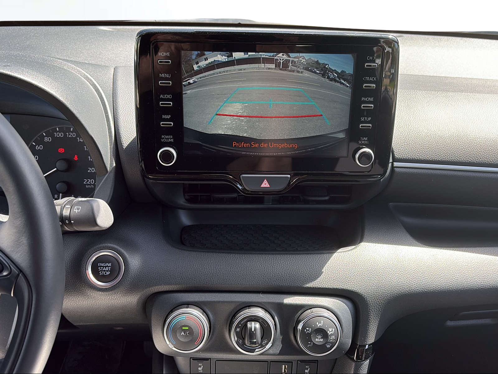 TOYOTA Yaris 1.5 Trend-image-12