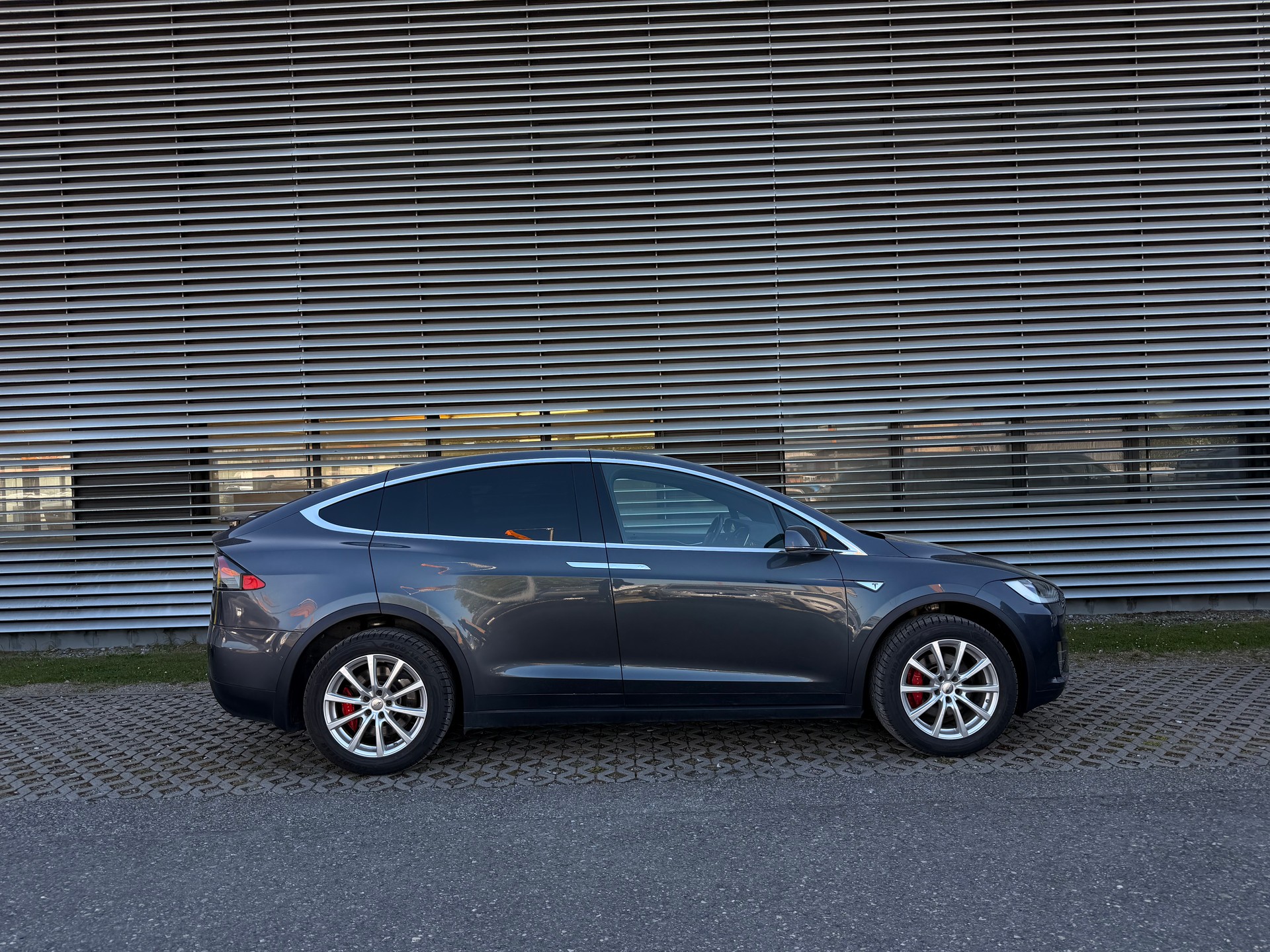 TESLA Model X 90 D Performance 7 Platz-image-5