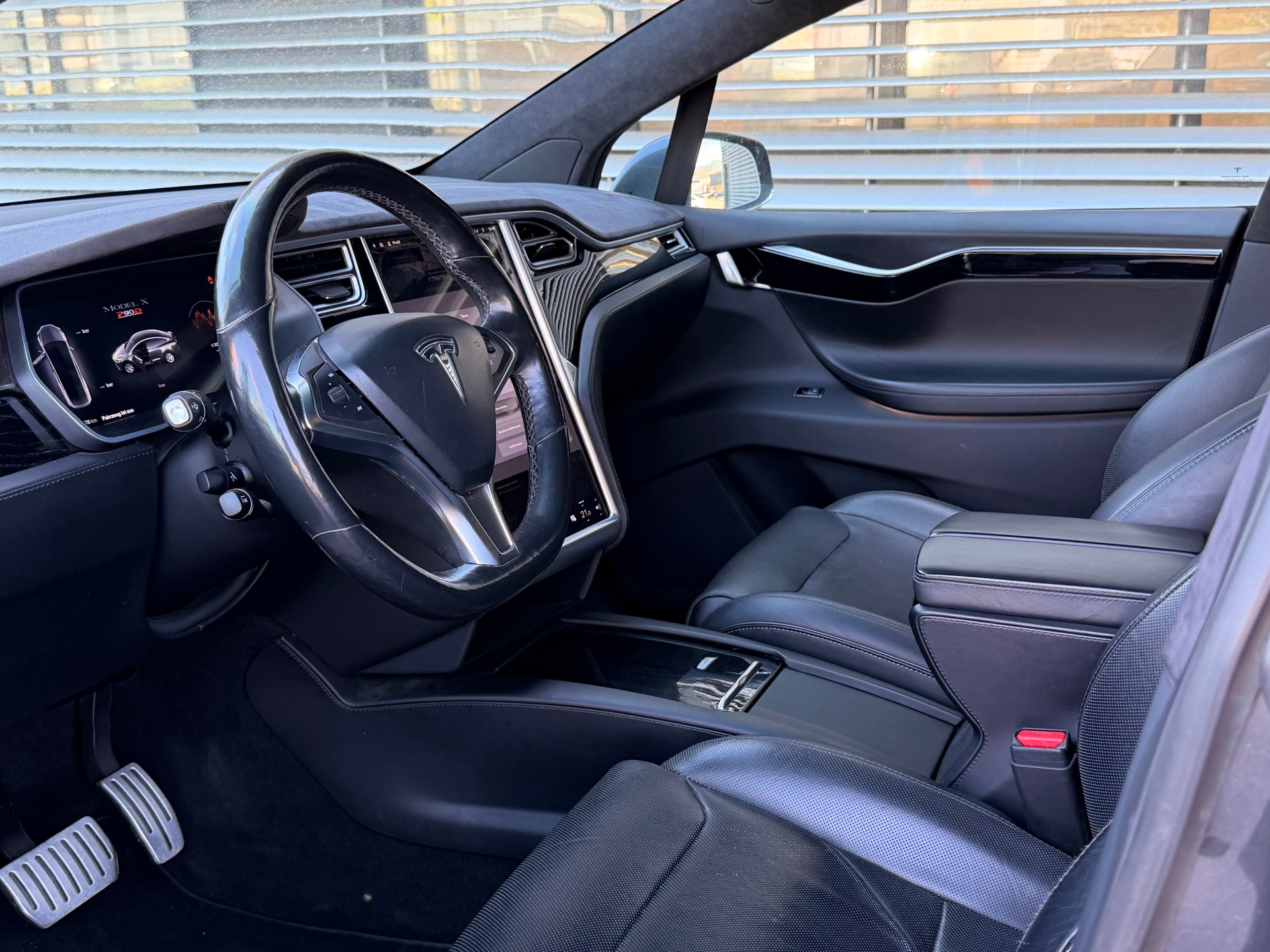 TESLA Model X 90 D Performance 7 Platz-image-6