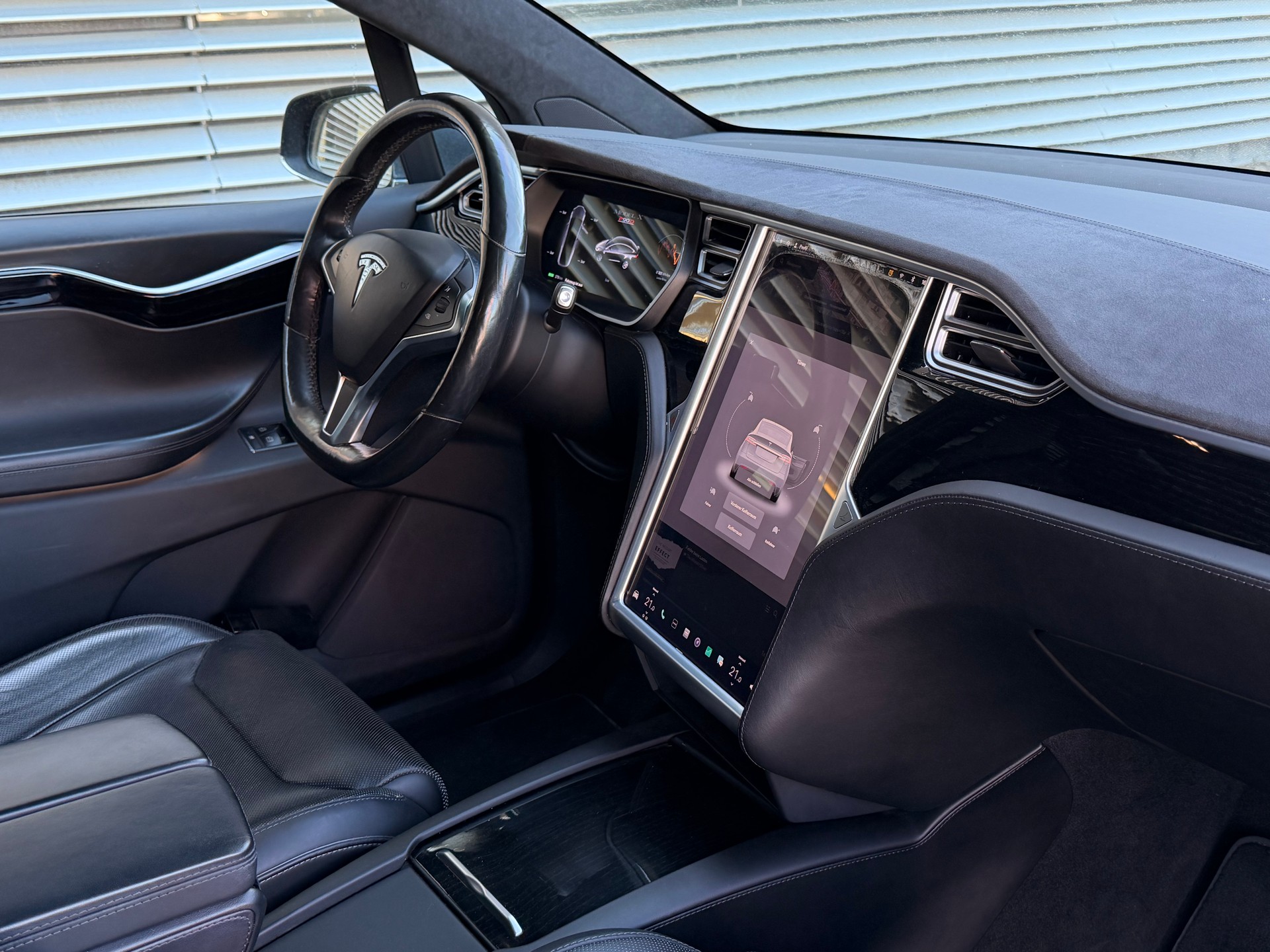 TESLA Model X 90 D Performance 7 Platz-image-9