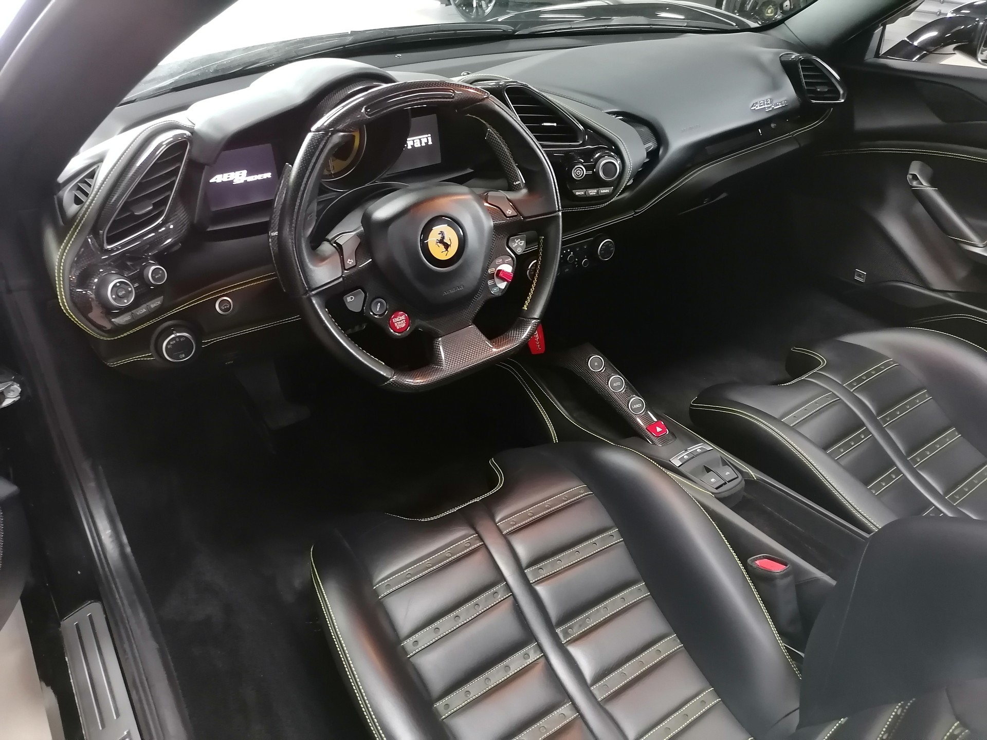 FERRARI 488 Spider 3.9 V8-image-10