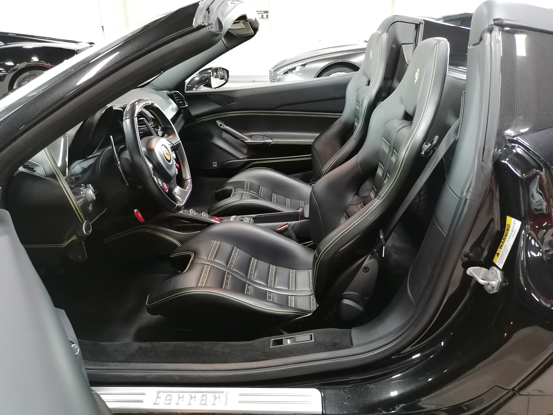 FERRARI 488 Spider 3.9 V8-image-9
