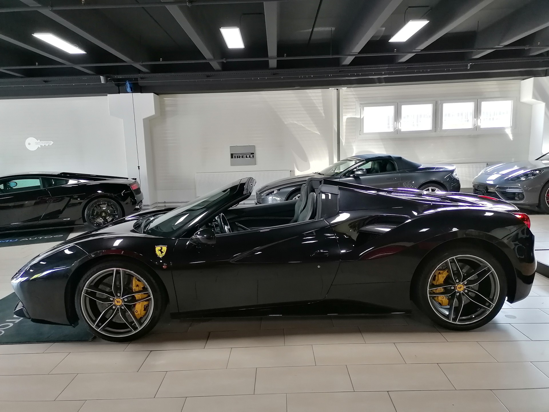 FERRARI 488 Spider 3.9 V8-image-3