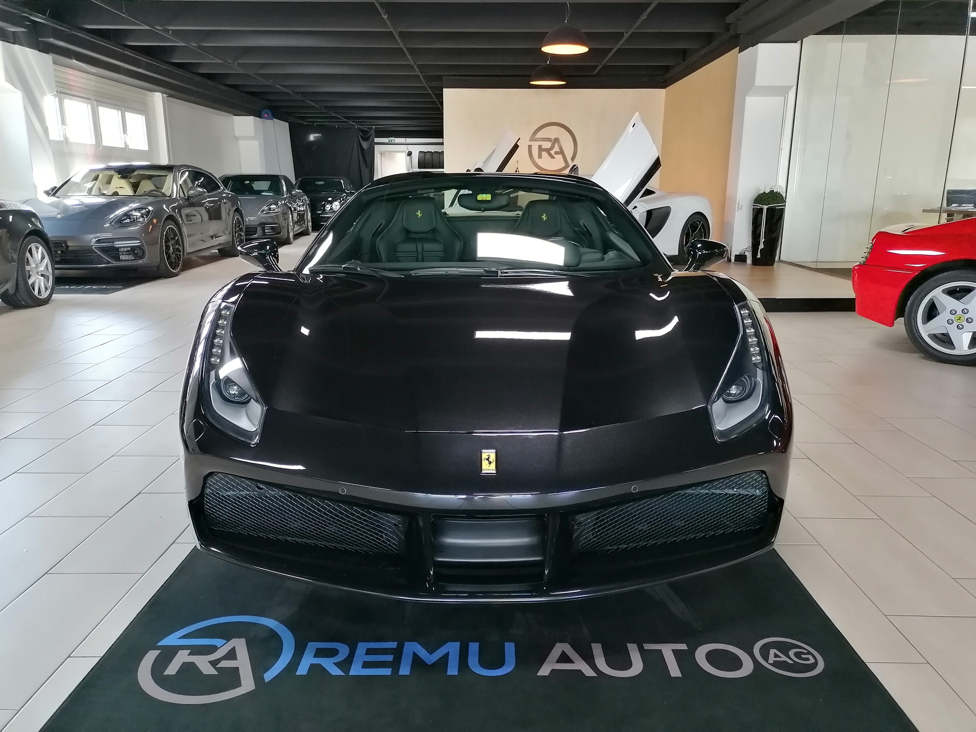 FERRARI 488 Spider 3.9 V8-image-1