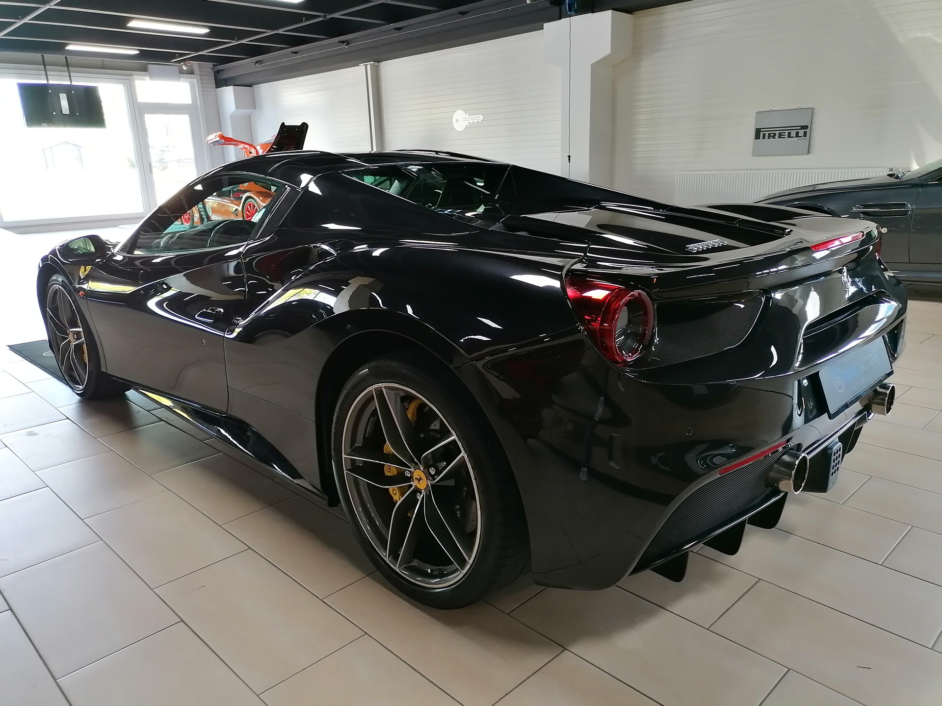 FERRARI 488 Spider 3.9 V8-image-4