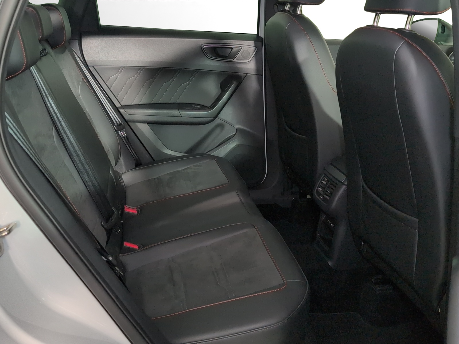 SEAT Ateca 2.0 TSI Hola FR 4Drive DSG-image-8